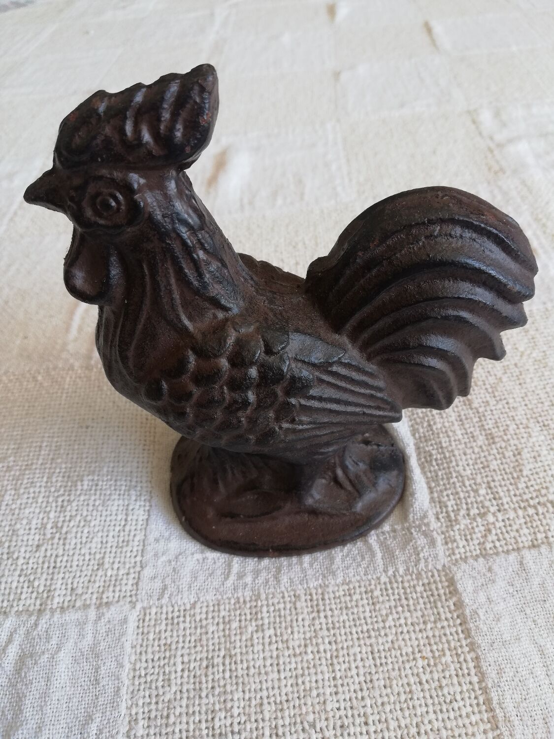 Decorative cast iron rooster bookend