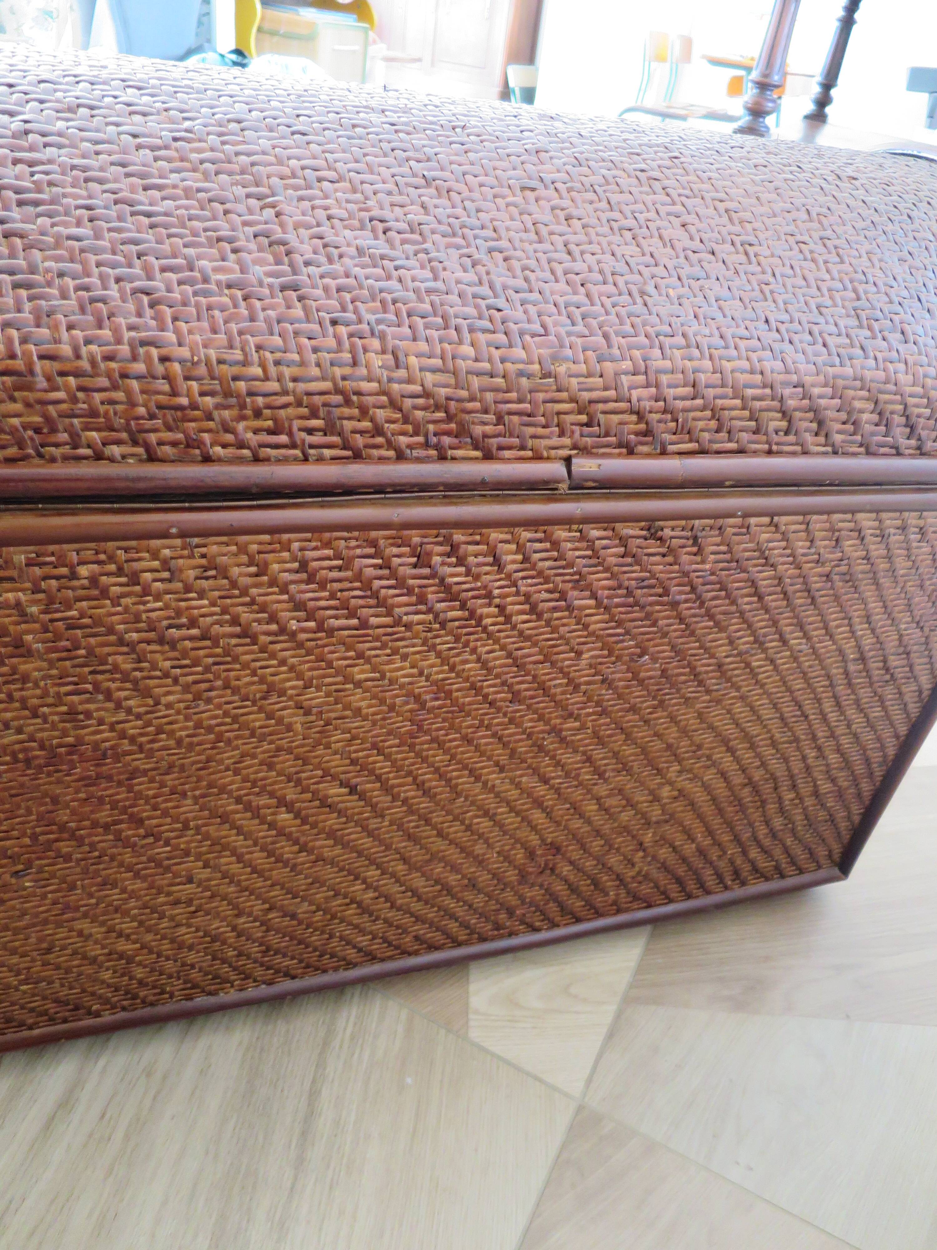 Vintage storage chest - curved - woven rattan - 1970s - mahogany colour