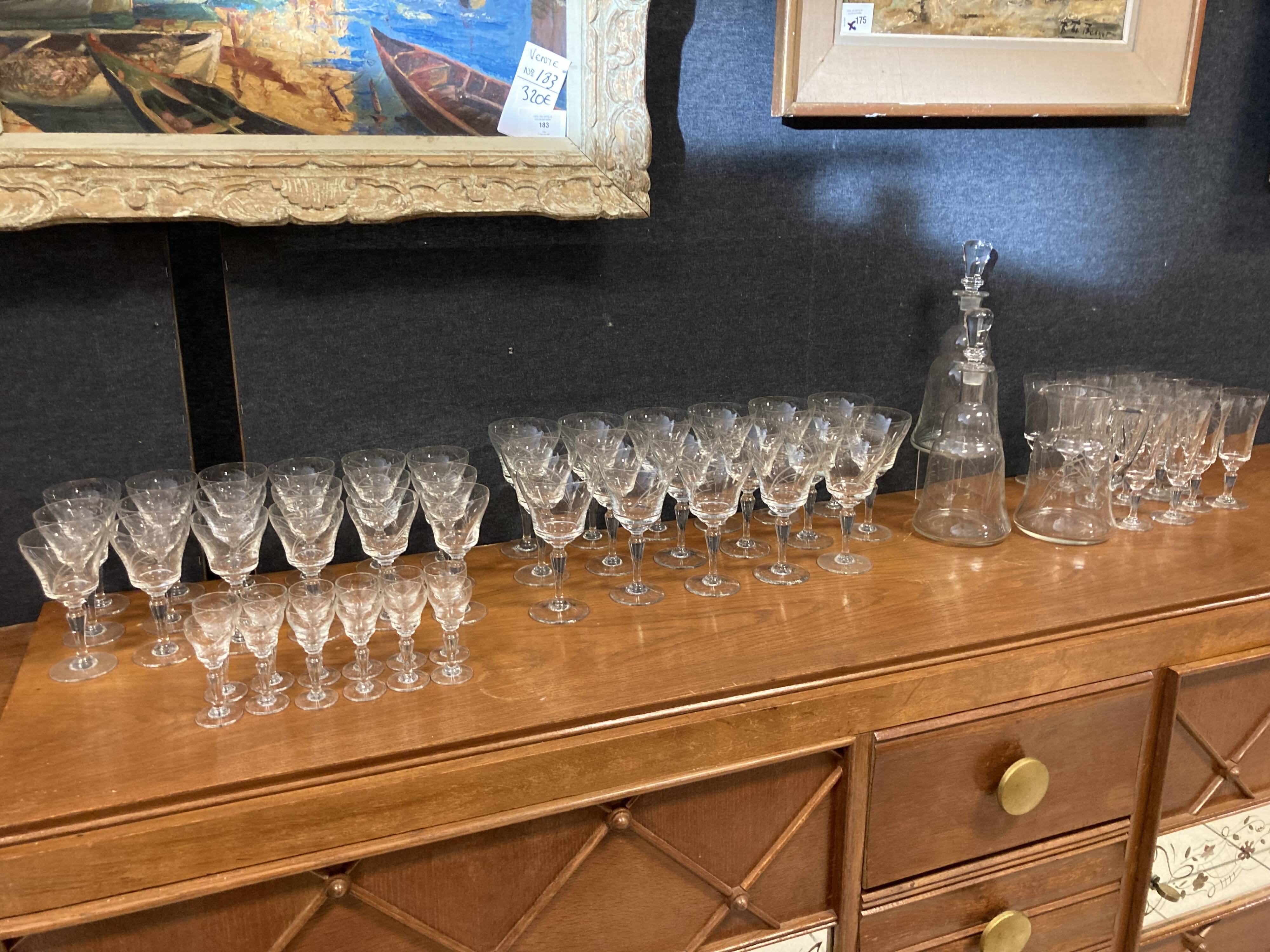 Engraved glass stemmed glass service