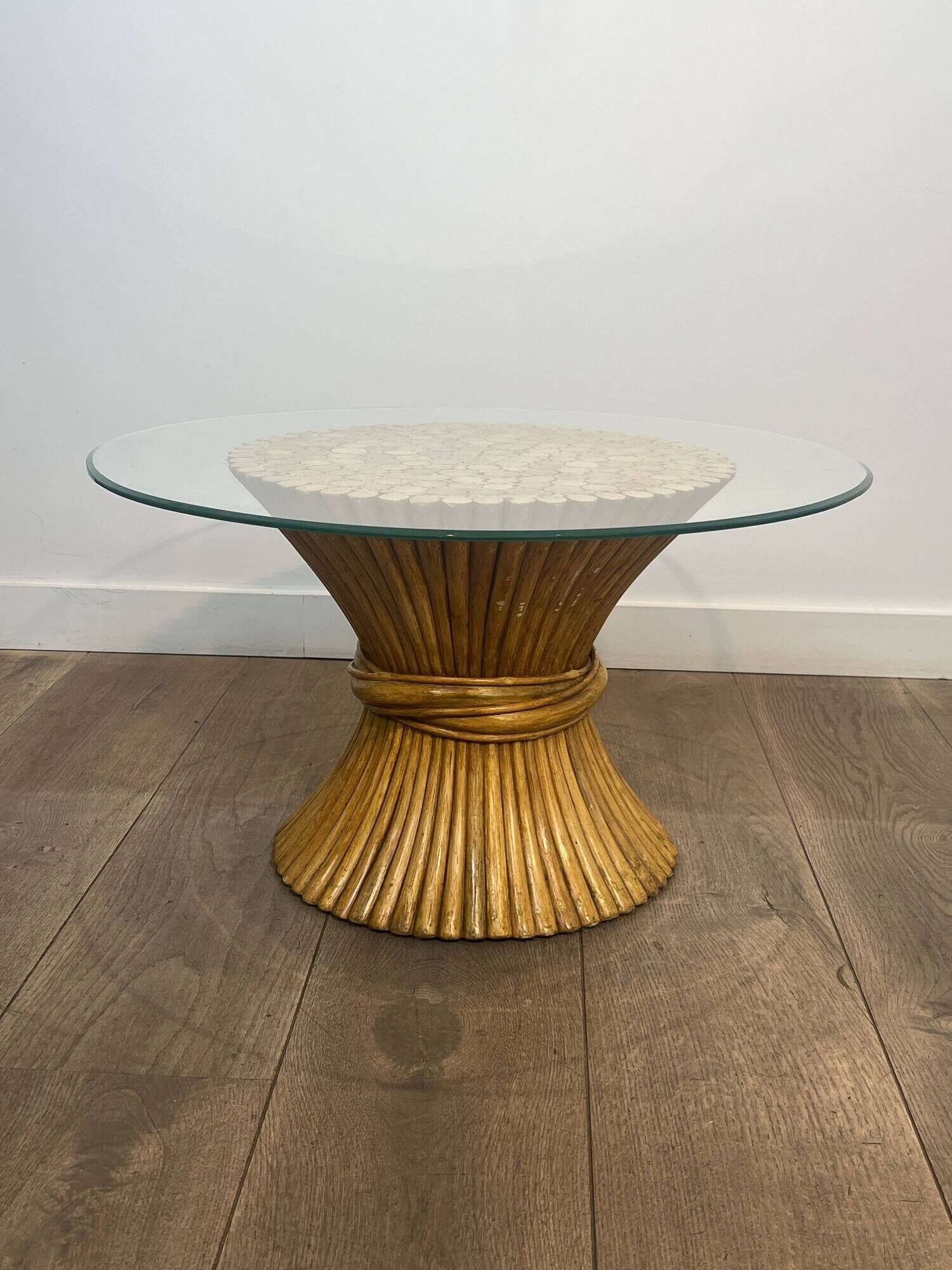 Wheat sheaf coffee table Elinor McGuire. American work. Circa 1970.