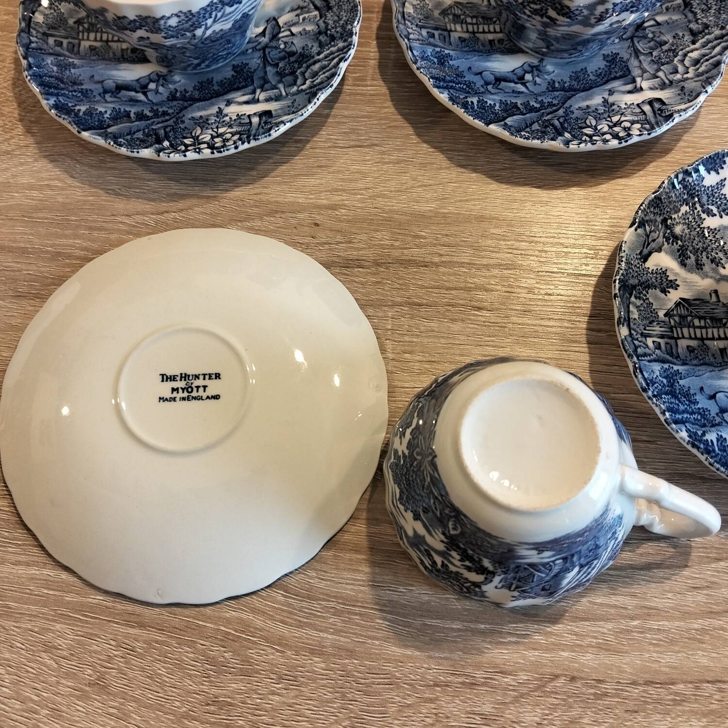 Myott The Hunter Tea and Coffee Set