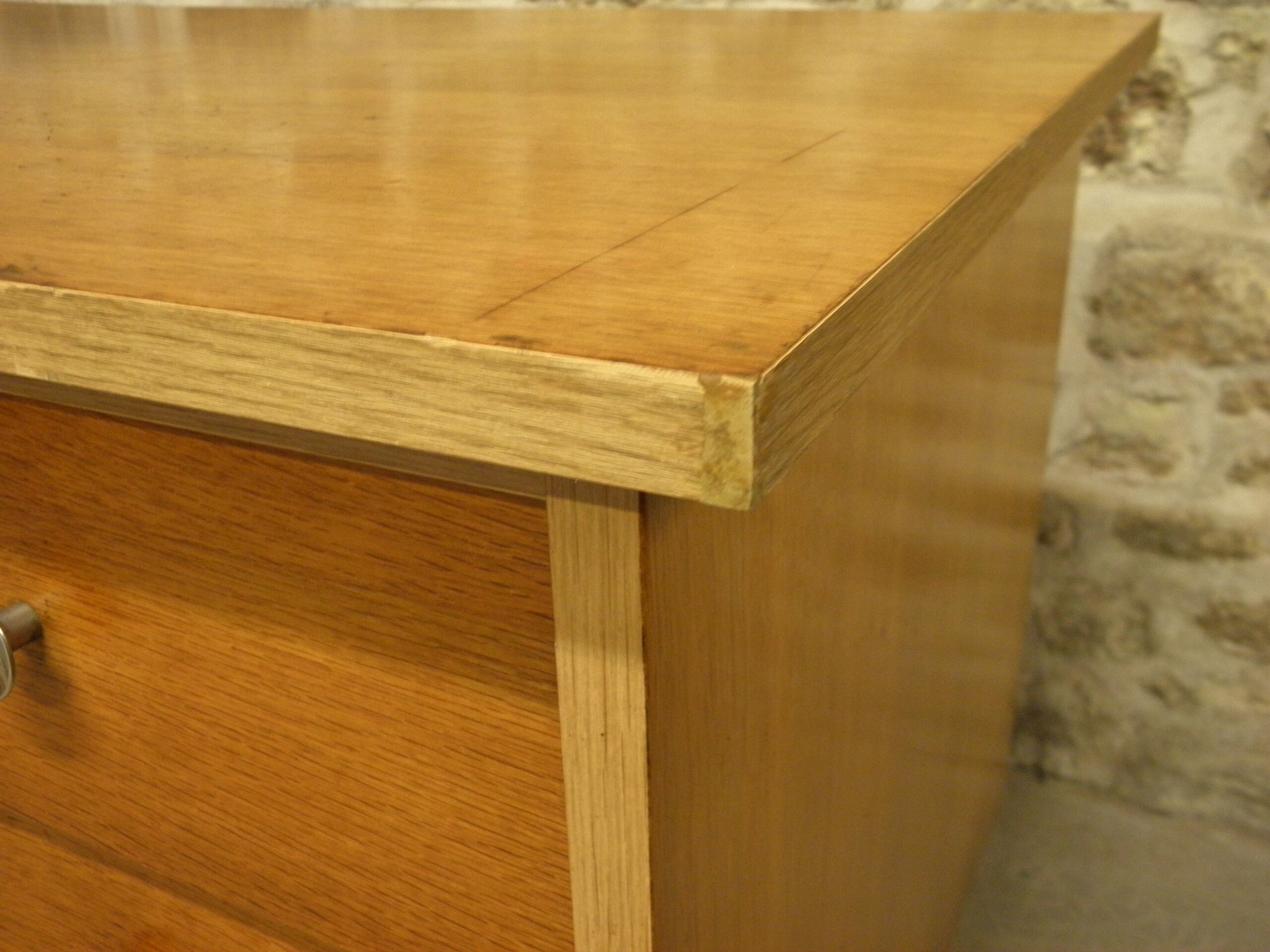 Desk 3 drawers spindles feet