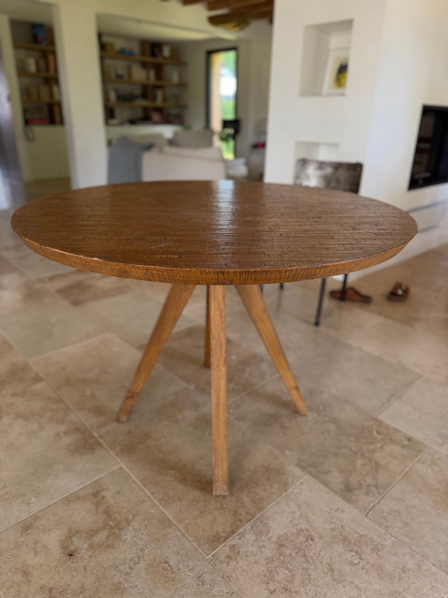 Round oak table