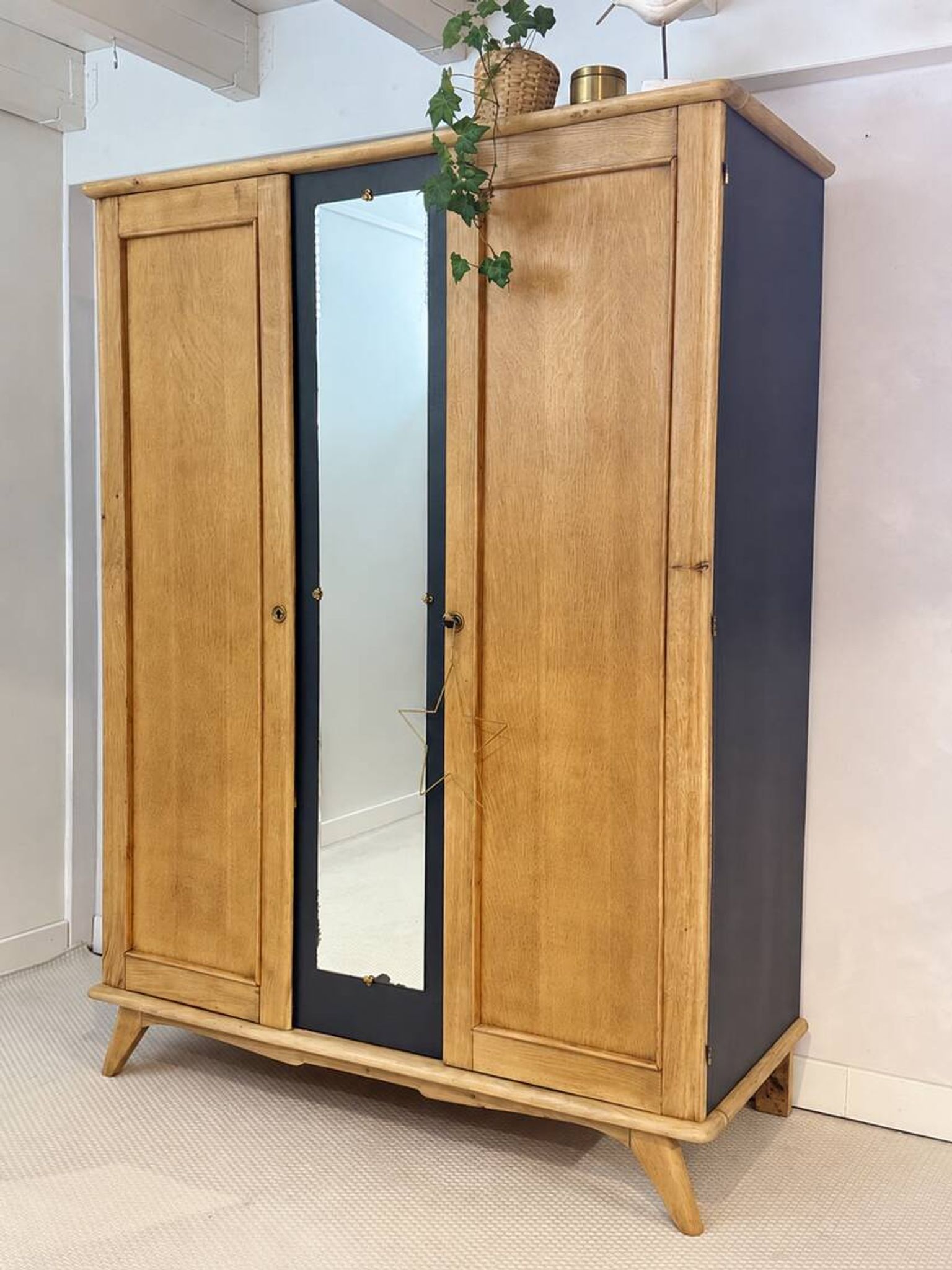 Vintage Rosalia wardrobe