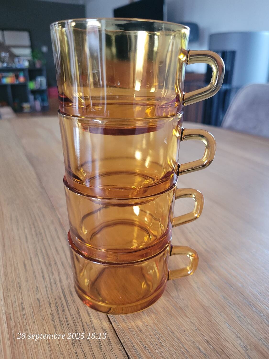 4 amber glass coffee cups