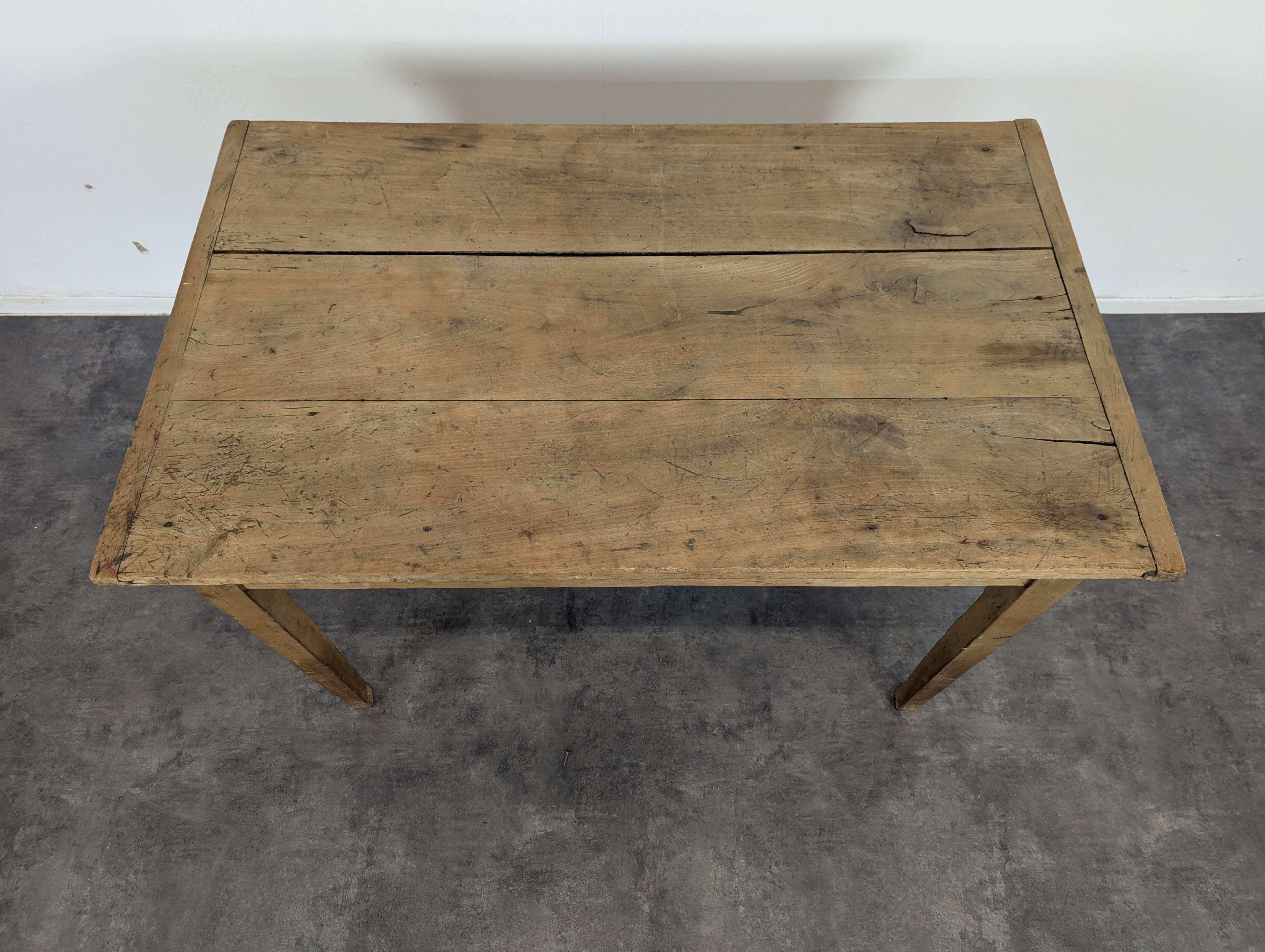 Petite table de ferme en chêne début XIXème