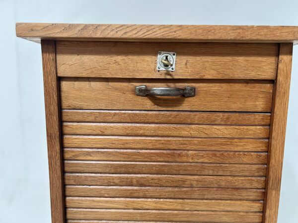 Classeur a rideau en chêne Meuble de bureau XX siècle
