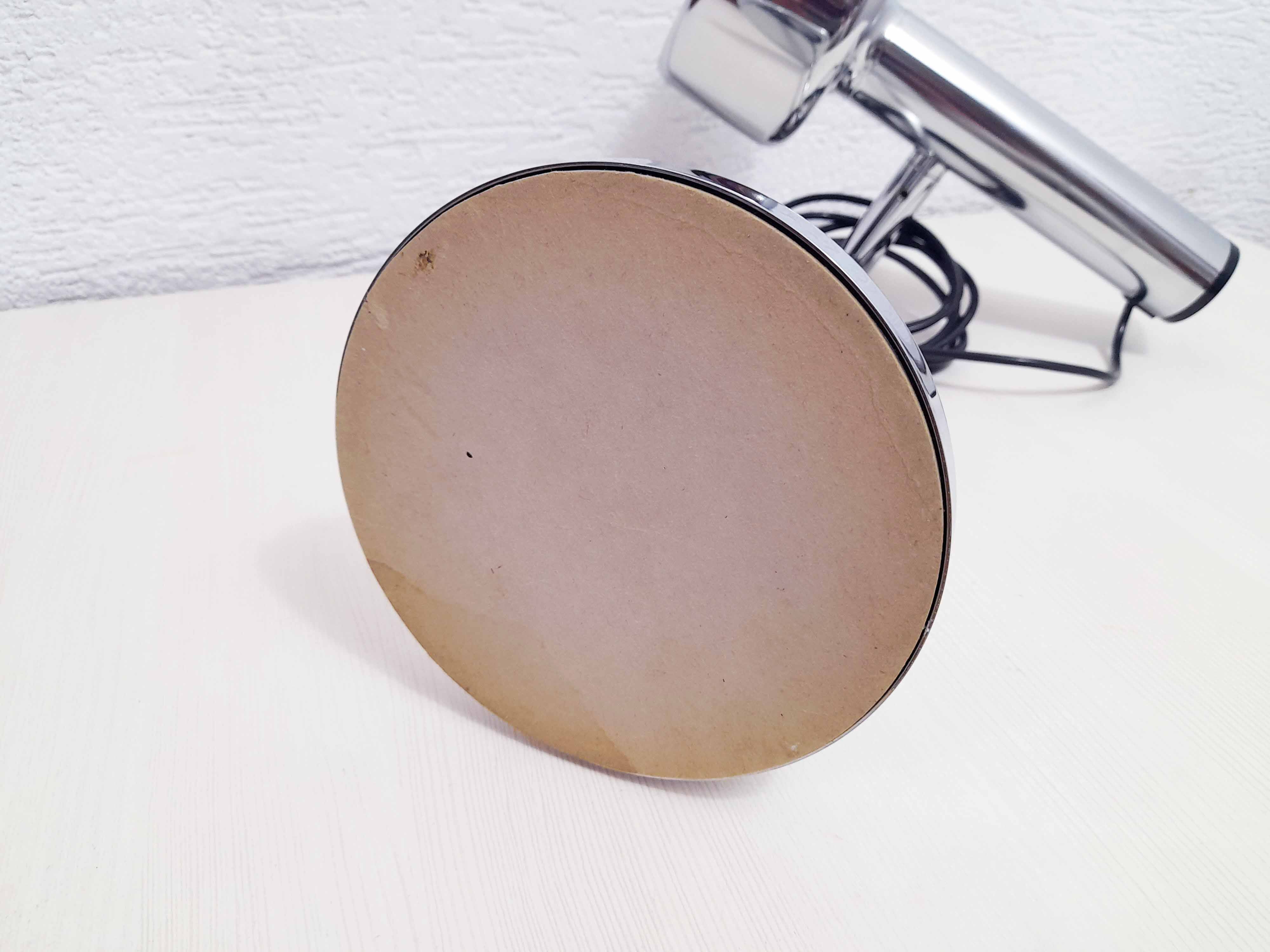 Lampe de bureau en métal chromé