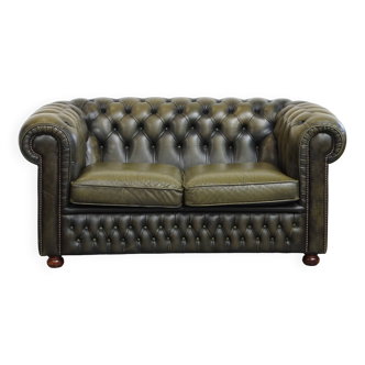 Canapé Chesterfield 2 places vintage en cuir de vachette anglais vert