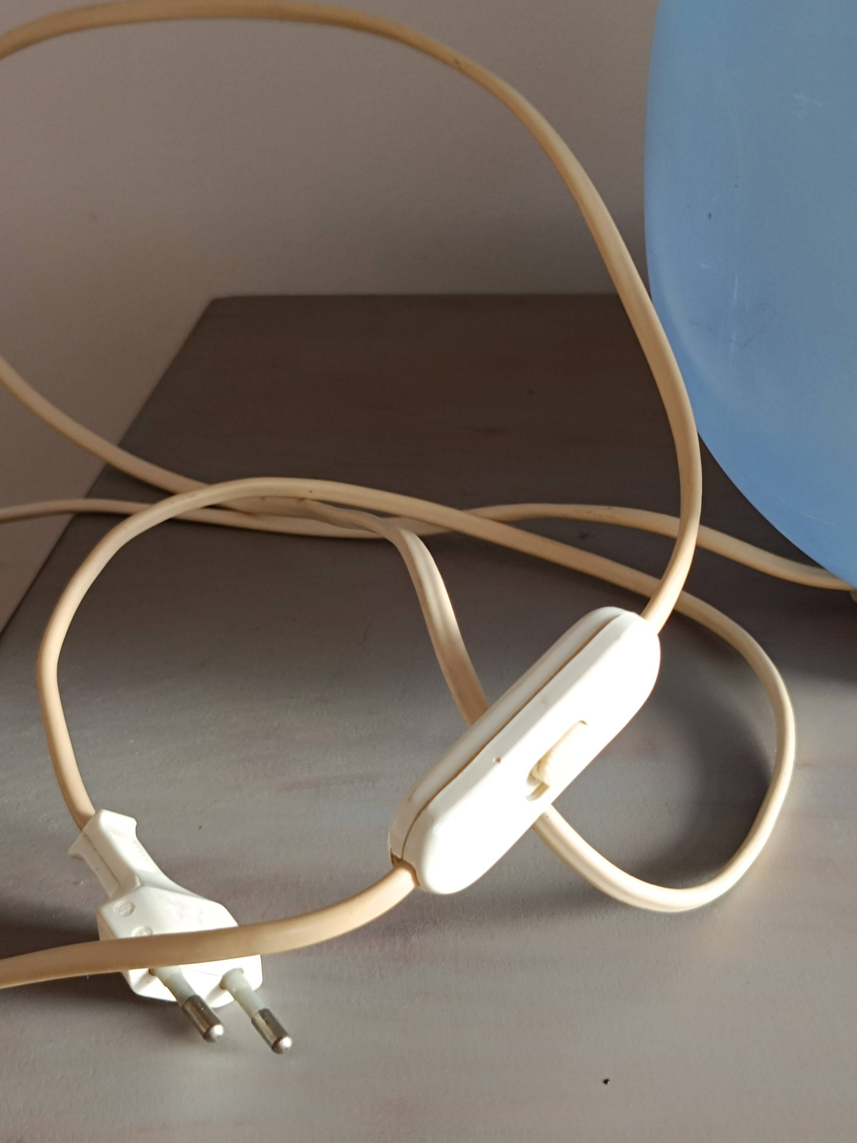 Uovo style ovoid lamp