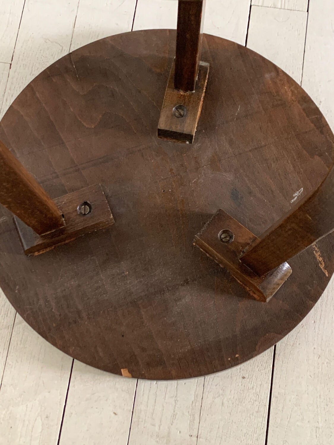 Wooden pedestal table