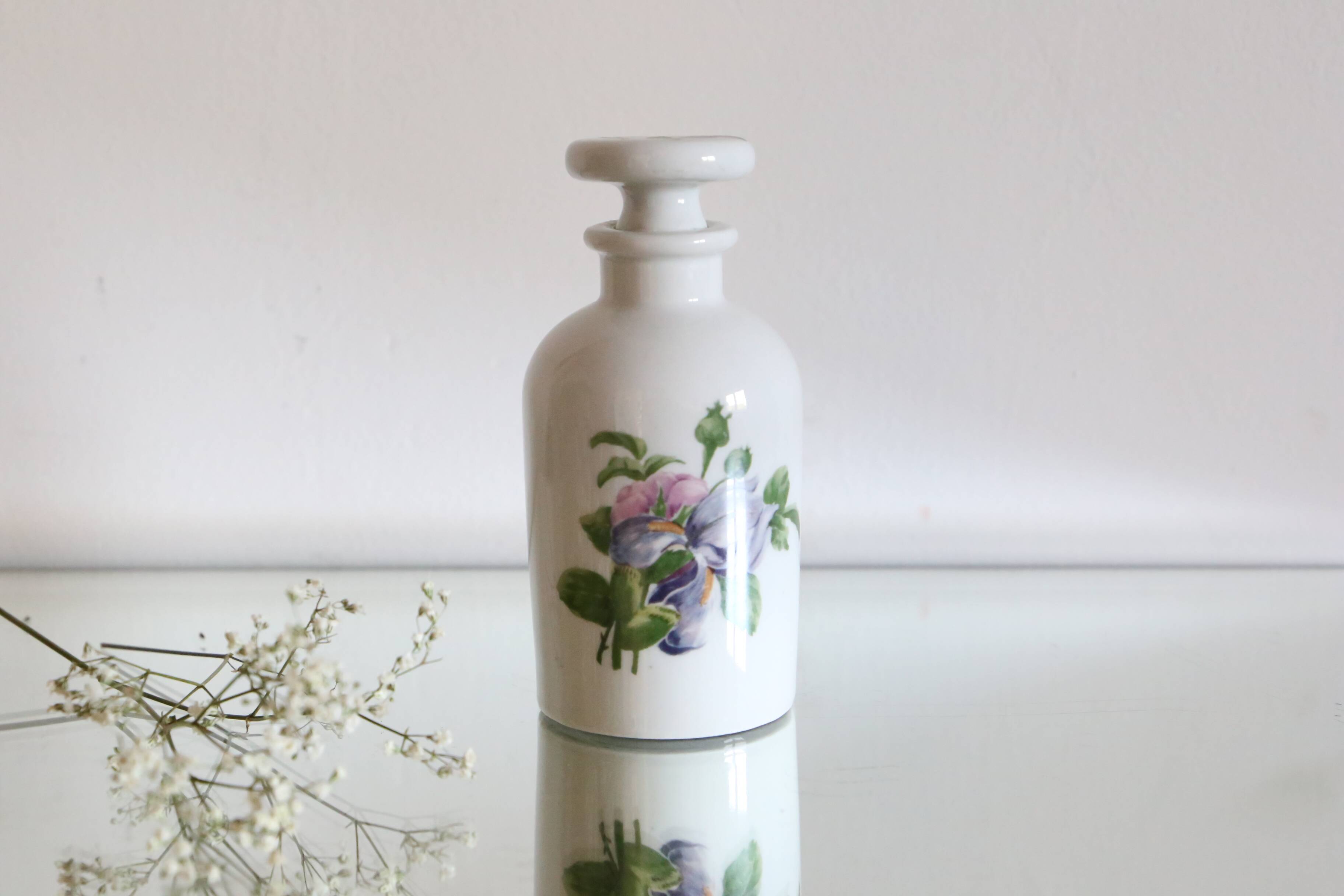 Ancien Flacon en porcelaine de Paris, vintage