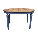 Roundtable with extension cords