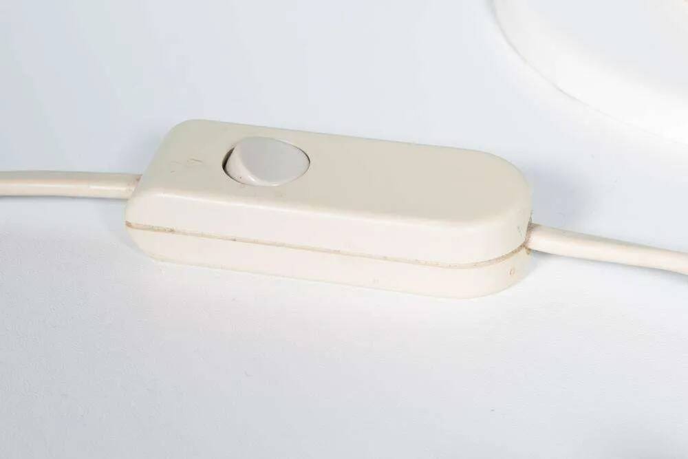 Vintage 1980s 'pet' desk lamp, Memphis Cap desk lamp.