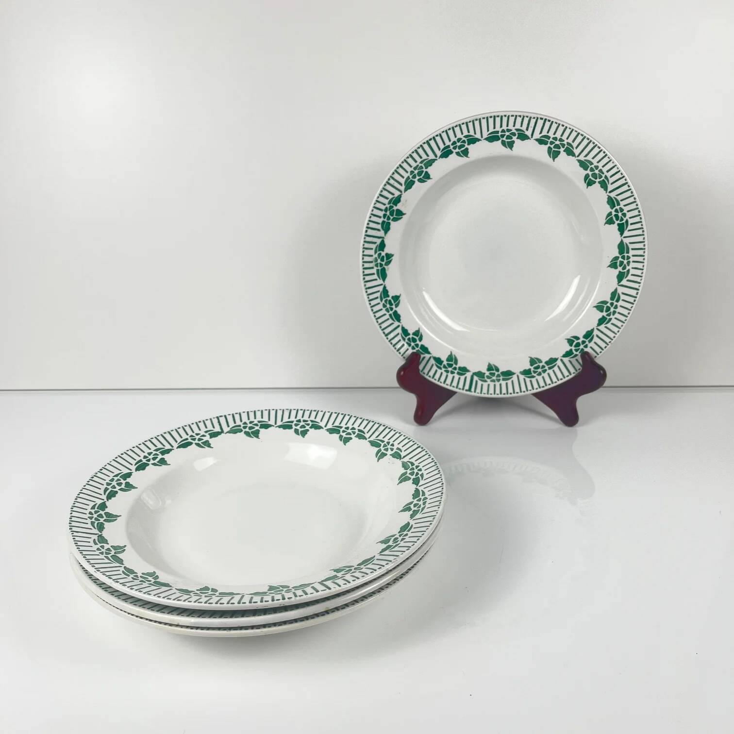Set of 4 deep plates "Pedro", Sarreguemines, first half of the 20th century.