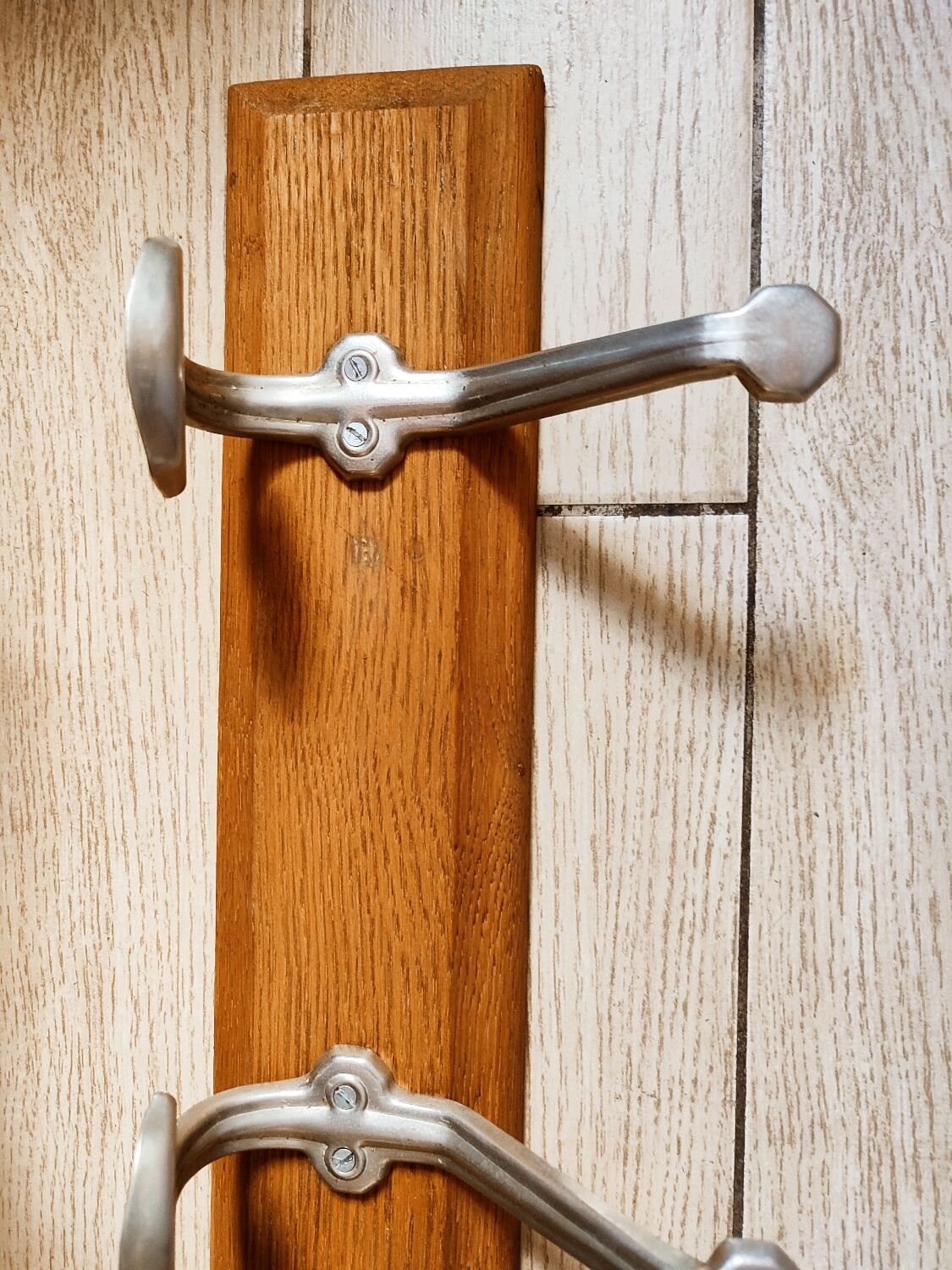 Porte manteau art déco bois et fer blanc