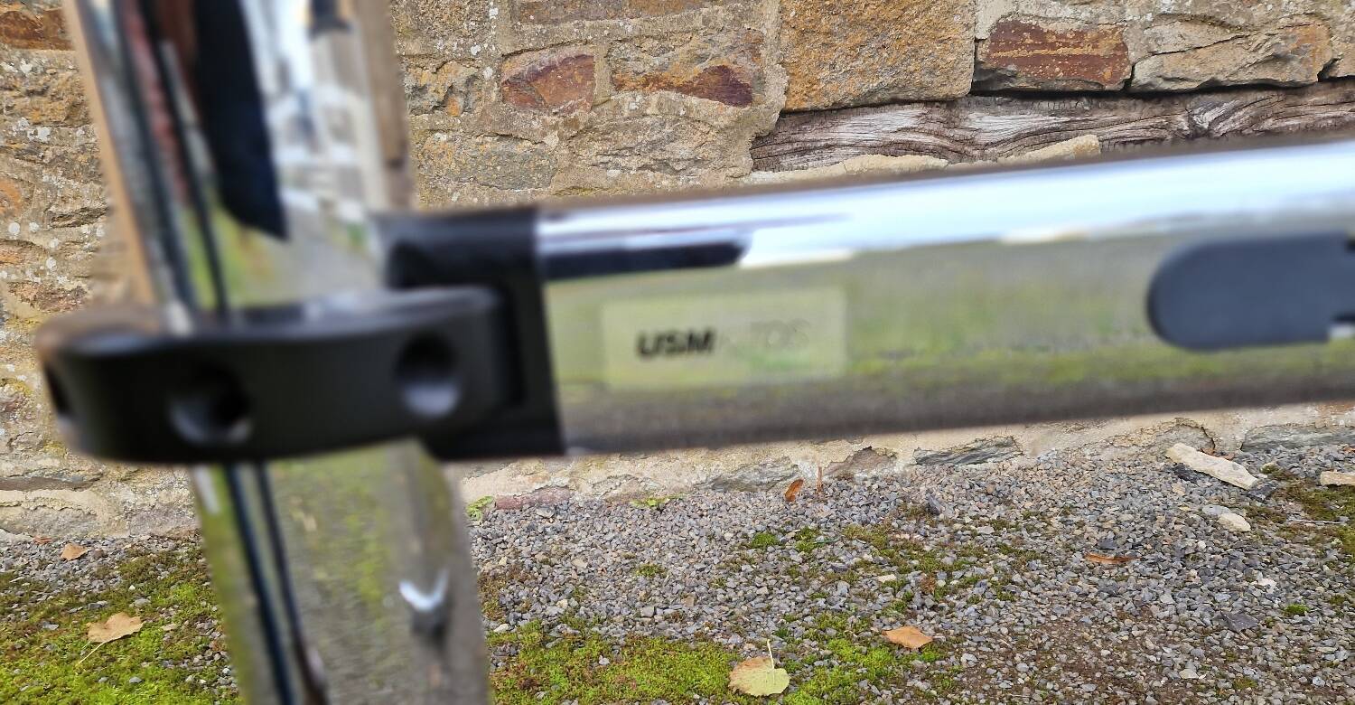 USM Kitos design table