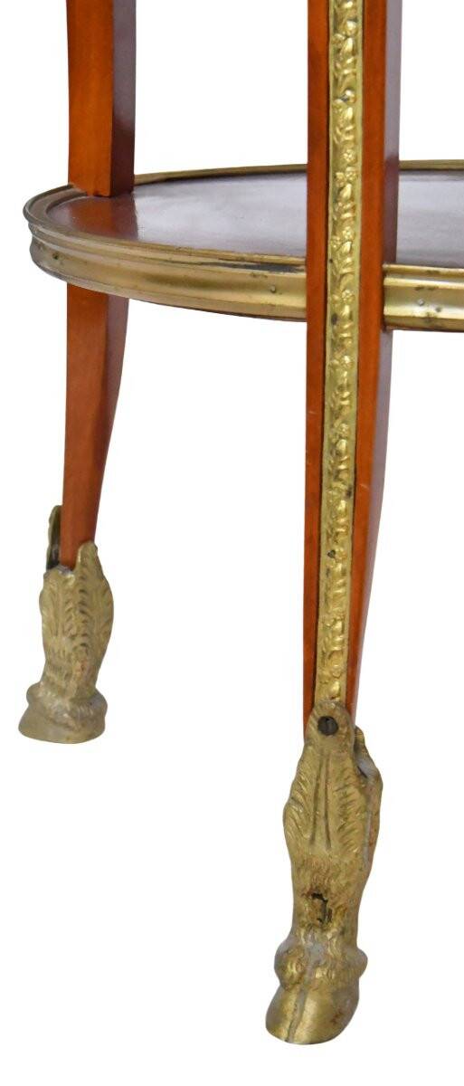 Gueridon with ram's head decoration