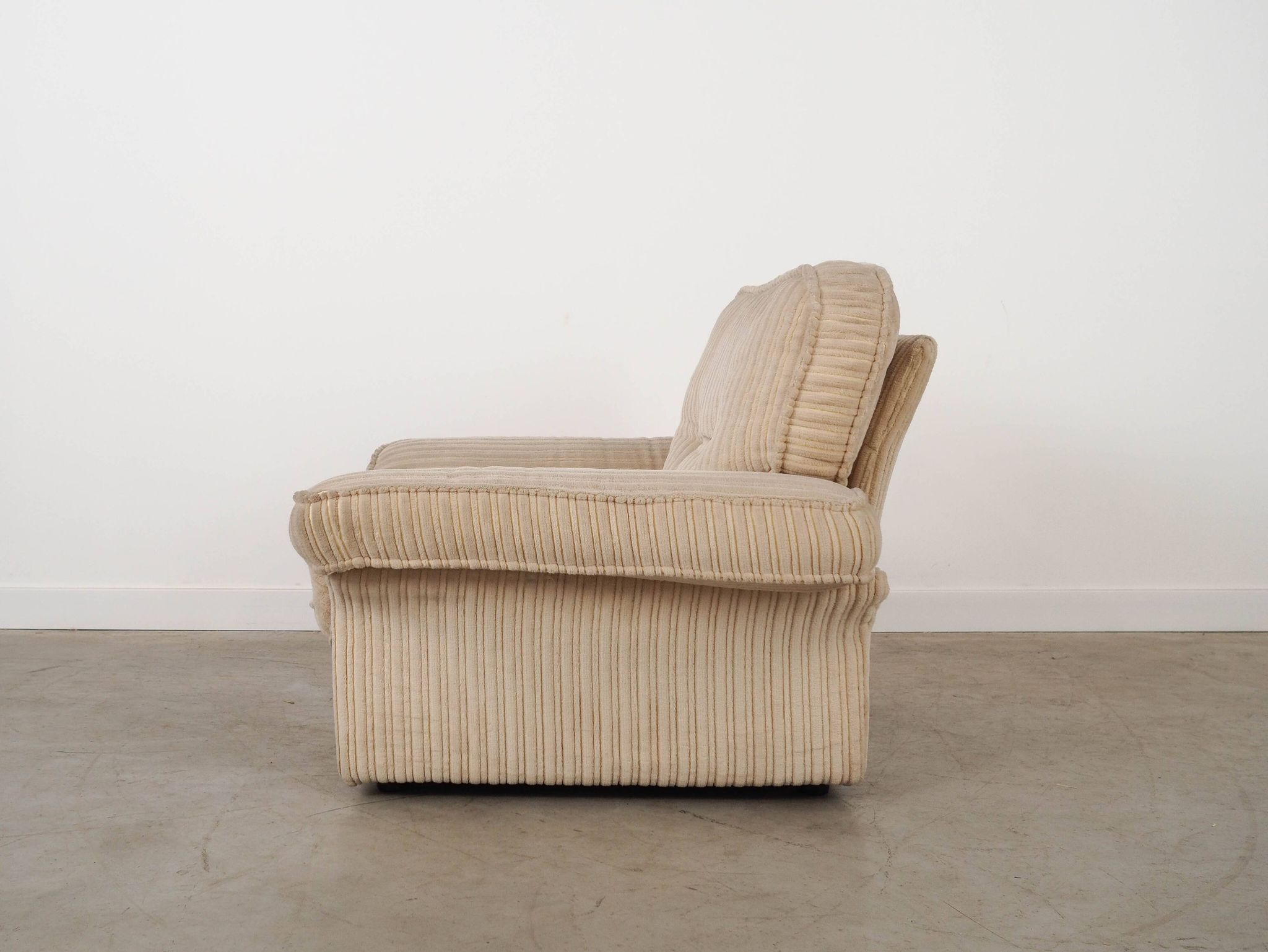 Fauteuil crème Soffio, design italien, années 1970, fabriqué par Doimo.