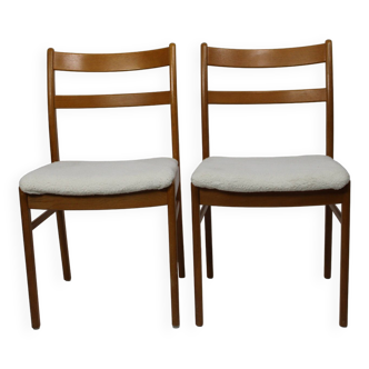 ONE PAIR TEAK CHAIR SEATED MOTONSKIN