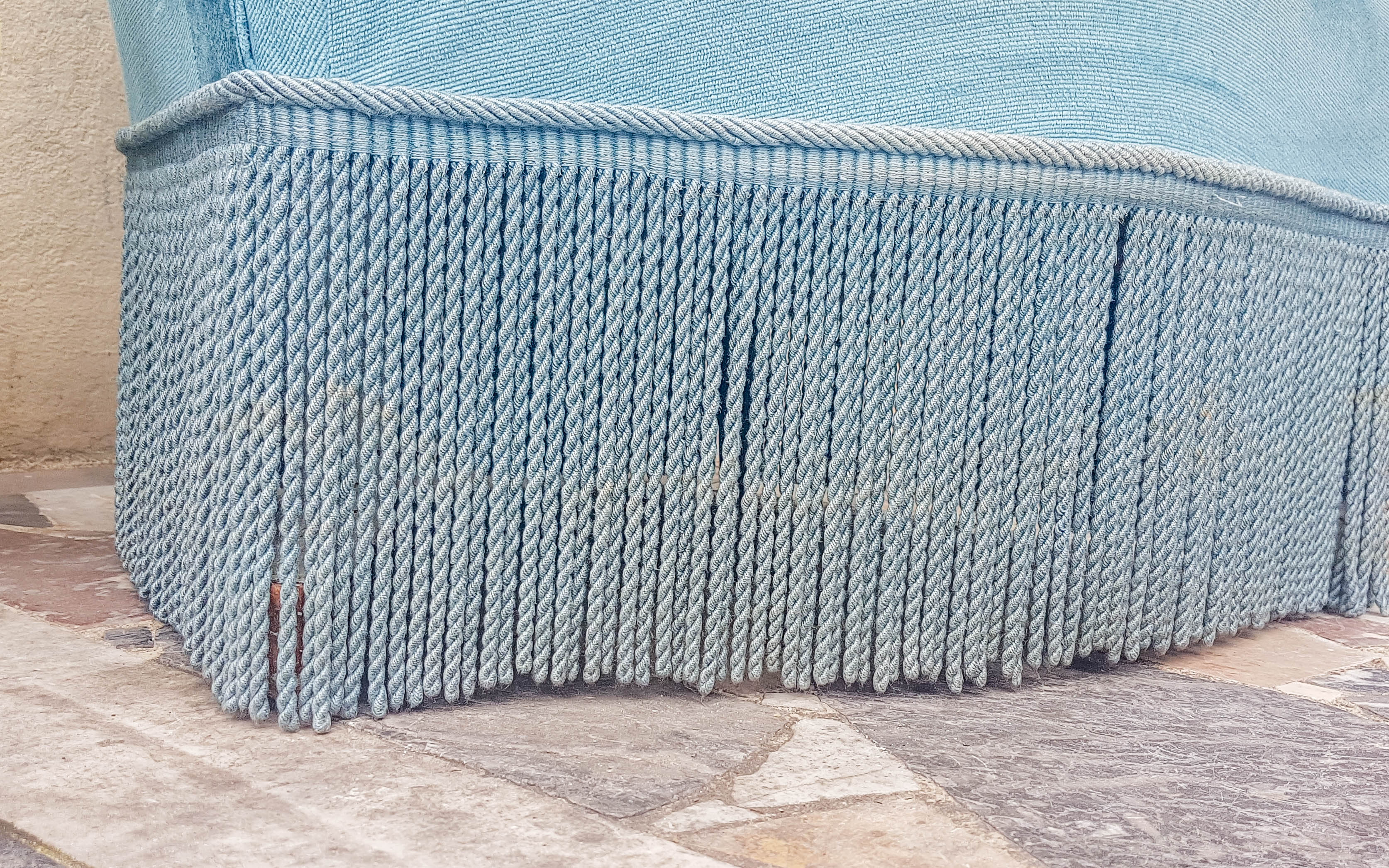 Fauteuil crapaud vintage velours bleu années 70