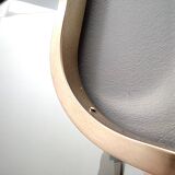 Miroir mural en forme de bouclier avec cadre en laiton, Italie