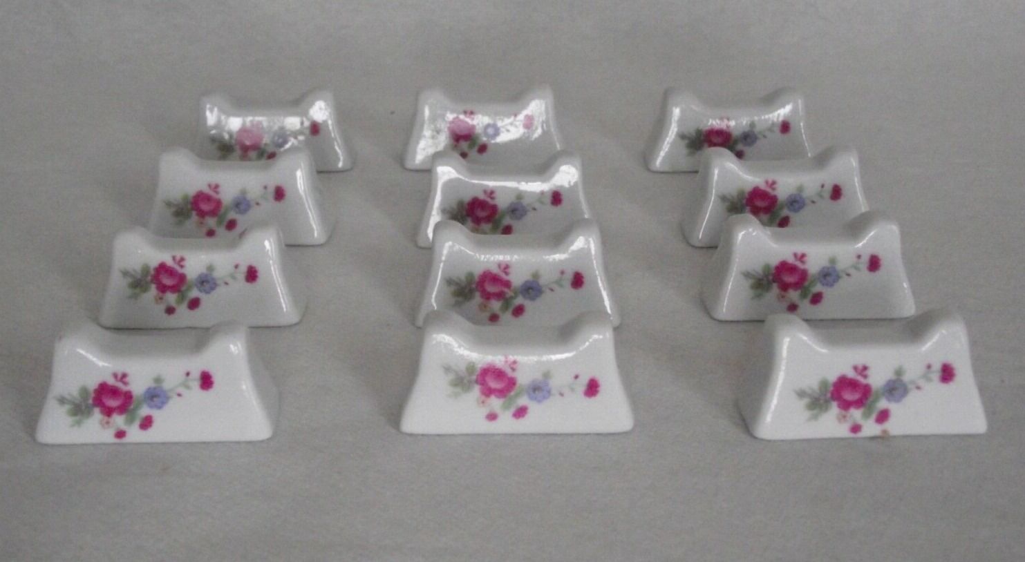 Set of 12 vintage cutlery in French porcelain with a lovely floral decoration 4430