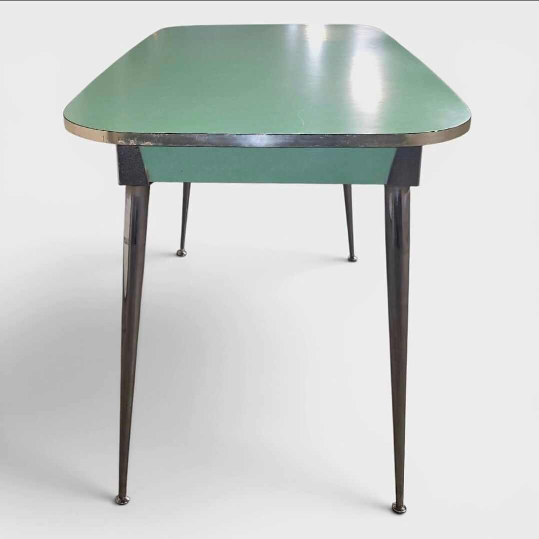 Ensemble Table à tiroirs & 2 Chaises Formica – Circa1950