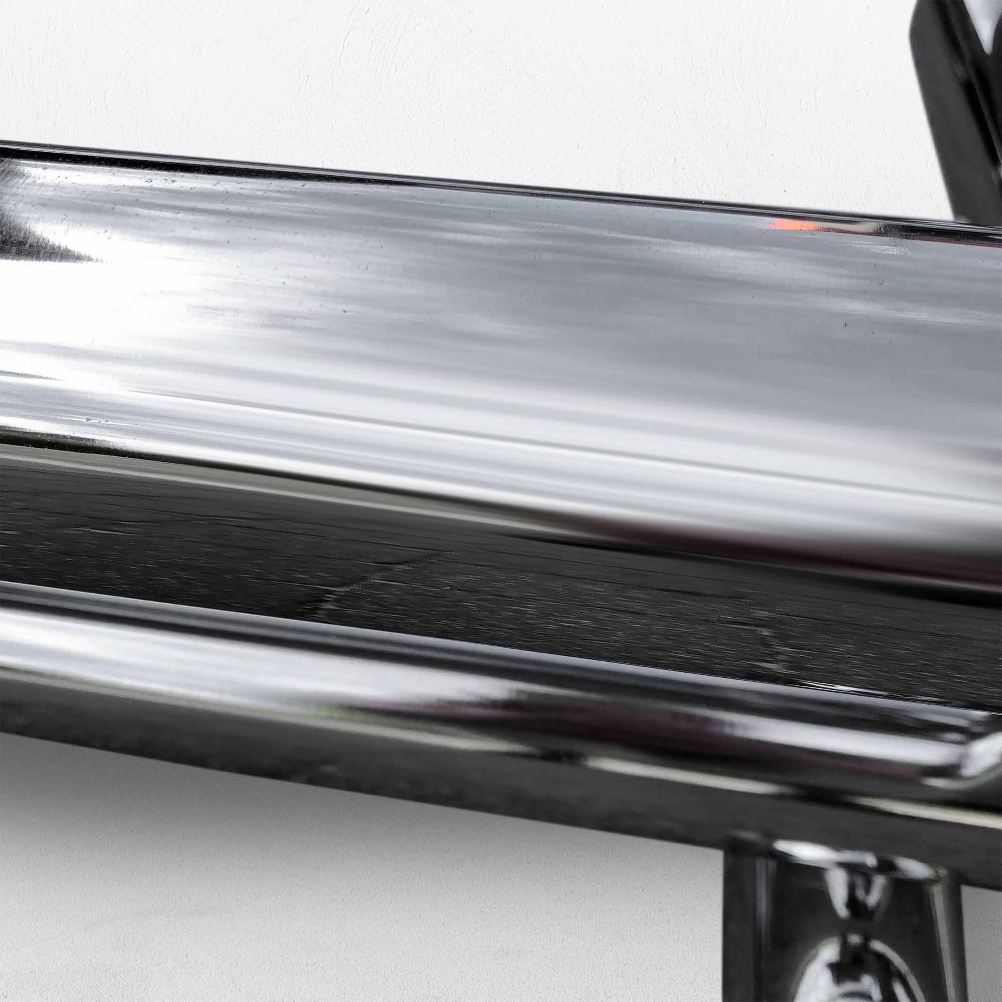 Table basse en verre et chrome