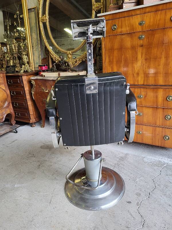 Barber chair belmont