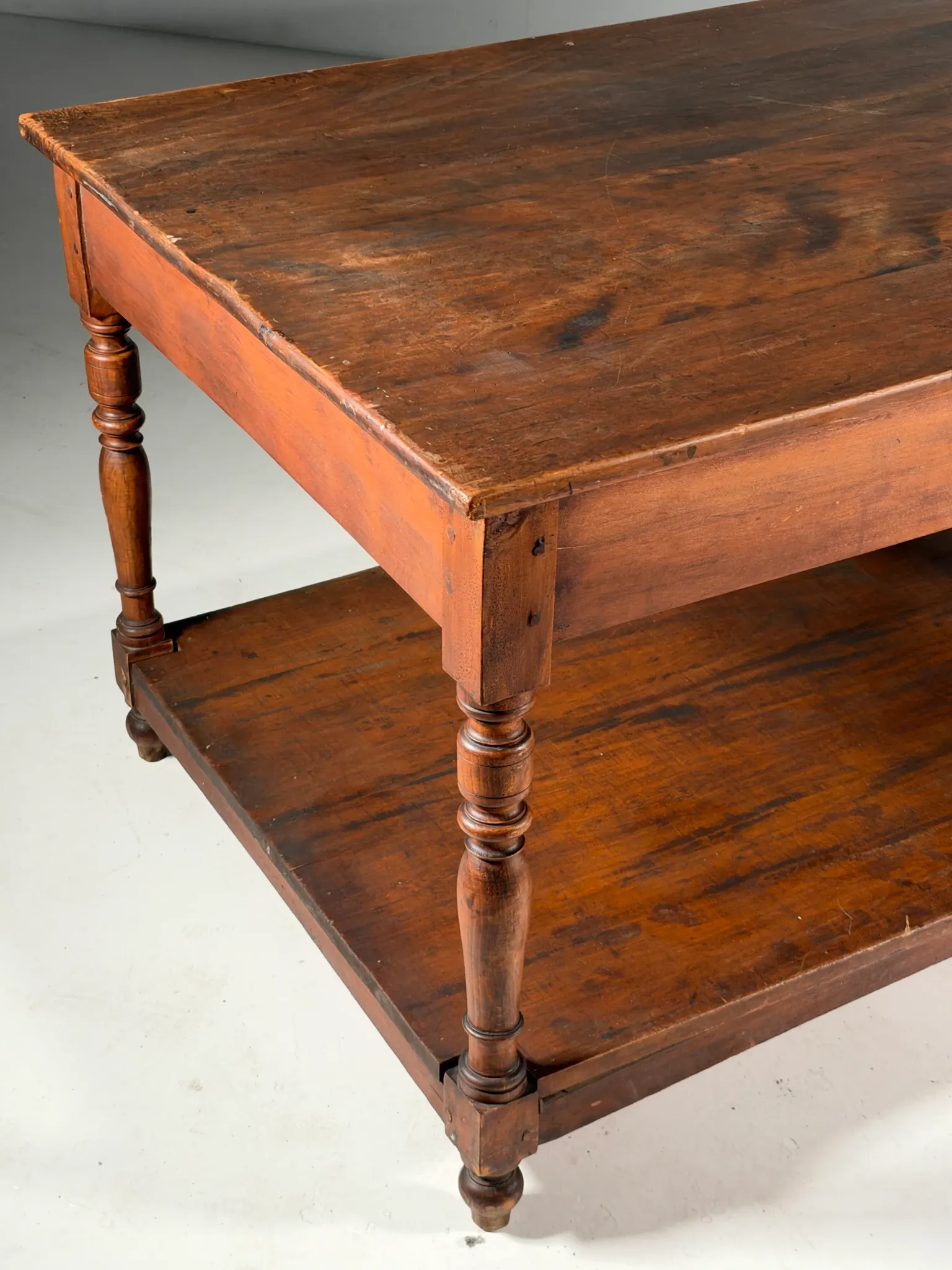 Table drapier belge vers 1920