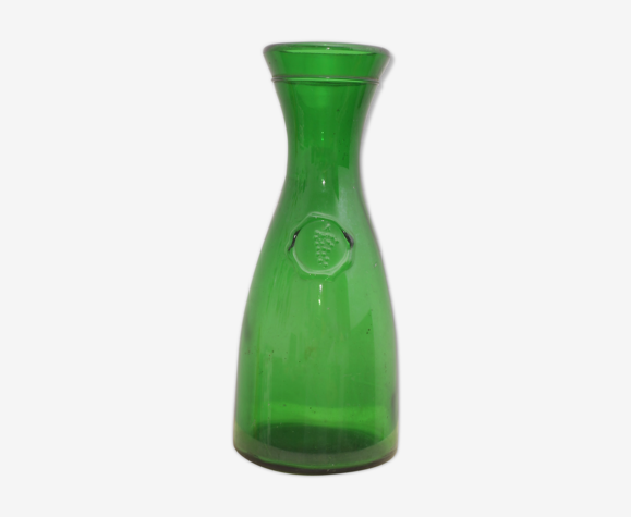 Carafe ou vase en verre avec médaillon