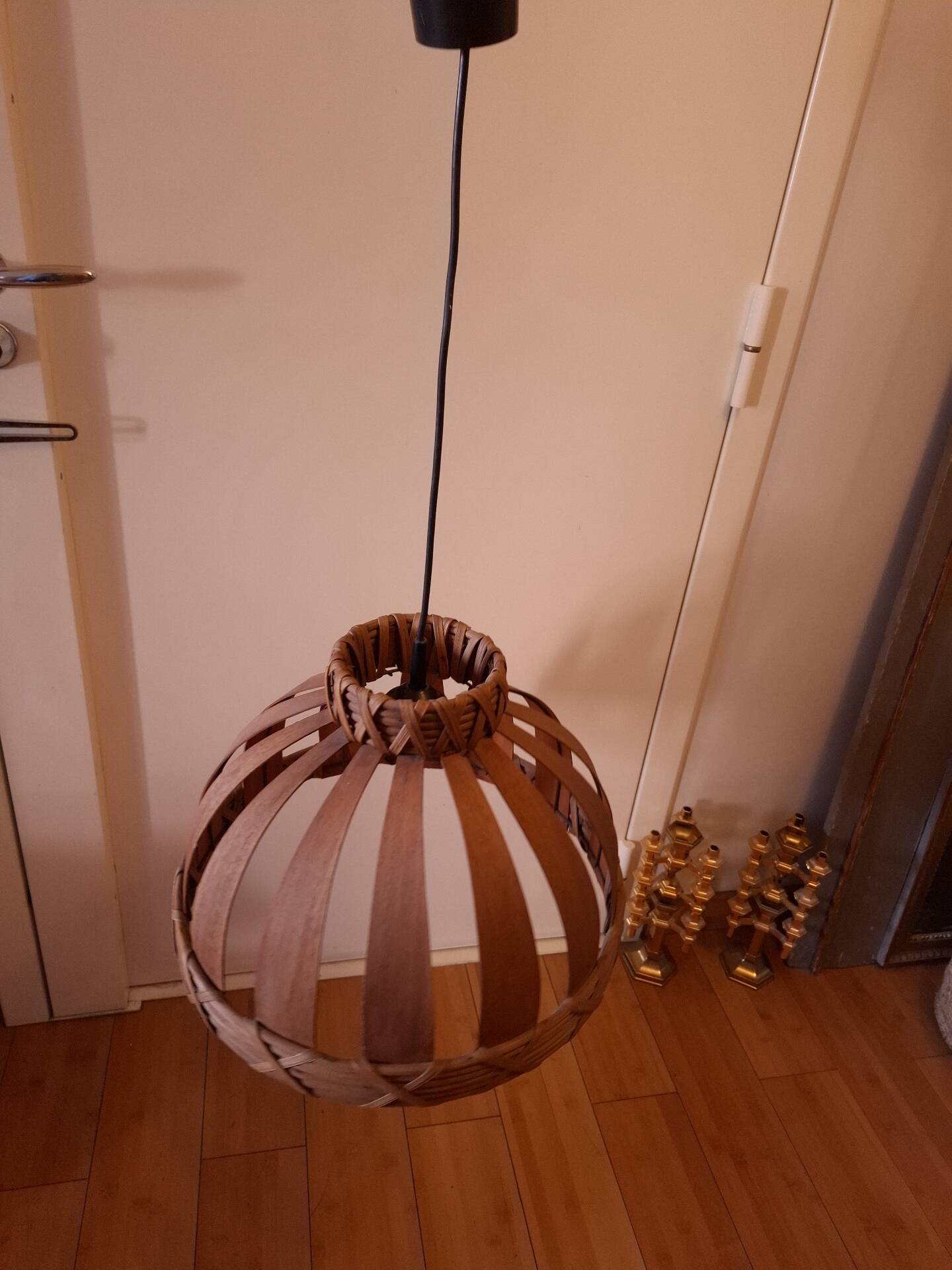 Scandinavian wooden slat suspension