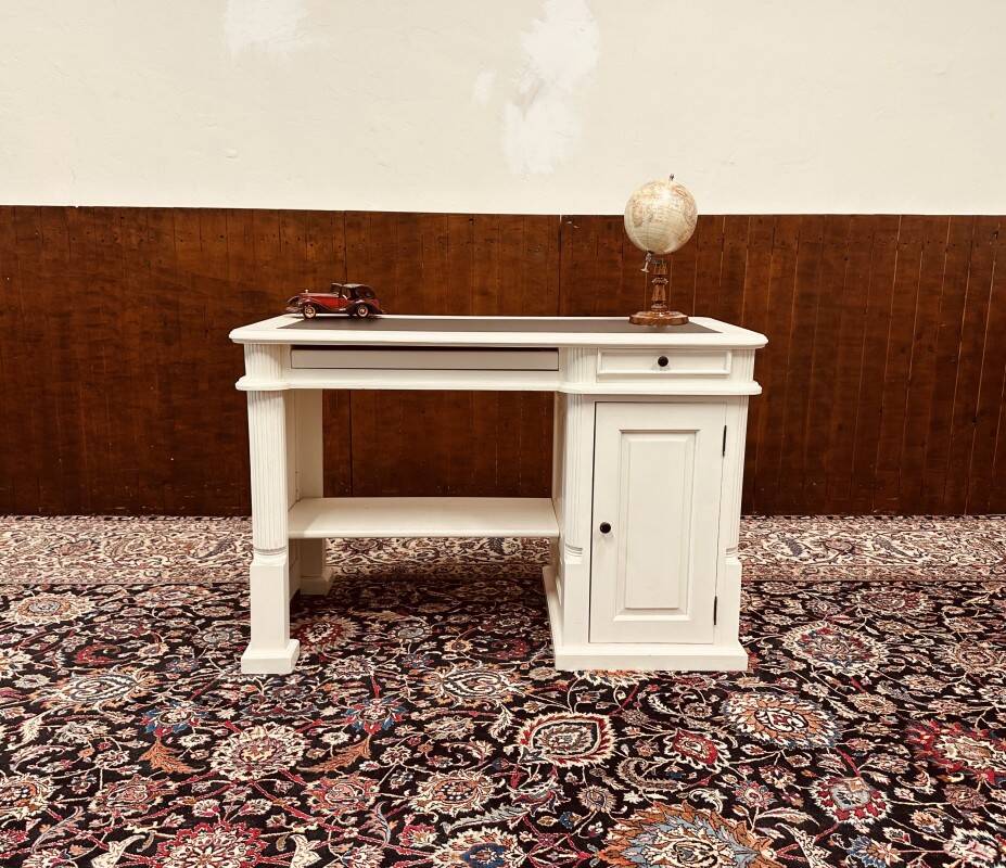 Bureau blanc classique anglais