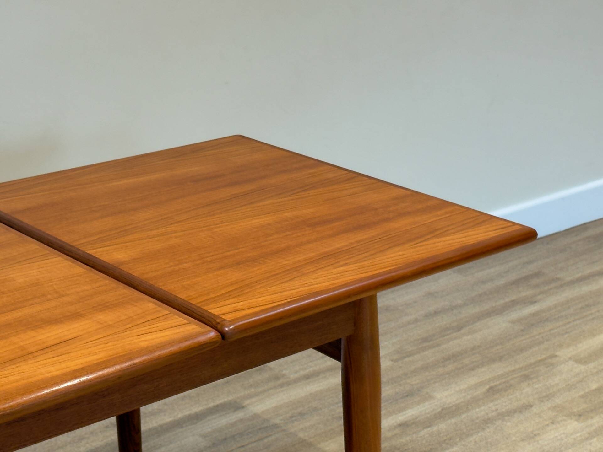 Mid-Century Danish teak extending dining table (Johannes Andersen)
