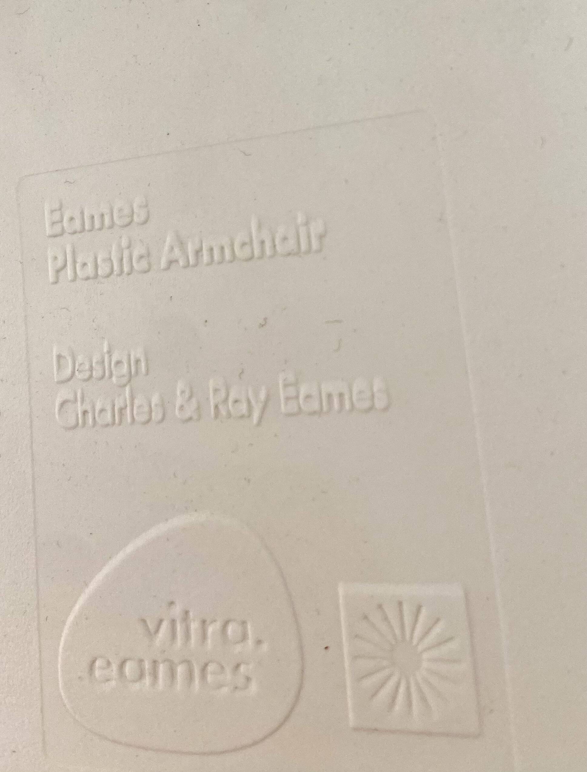 Eames Plastic Armchair RE RAR rocking chair
