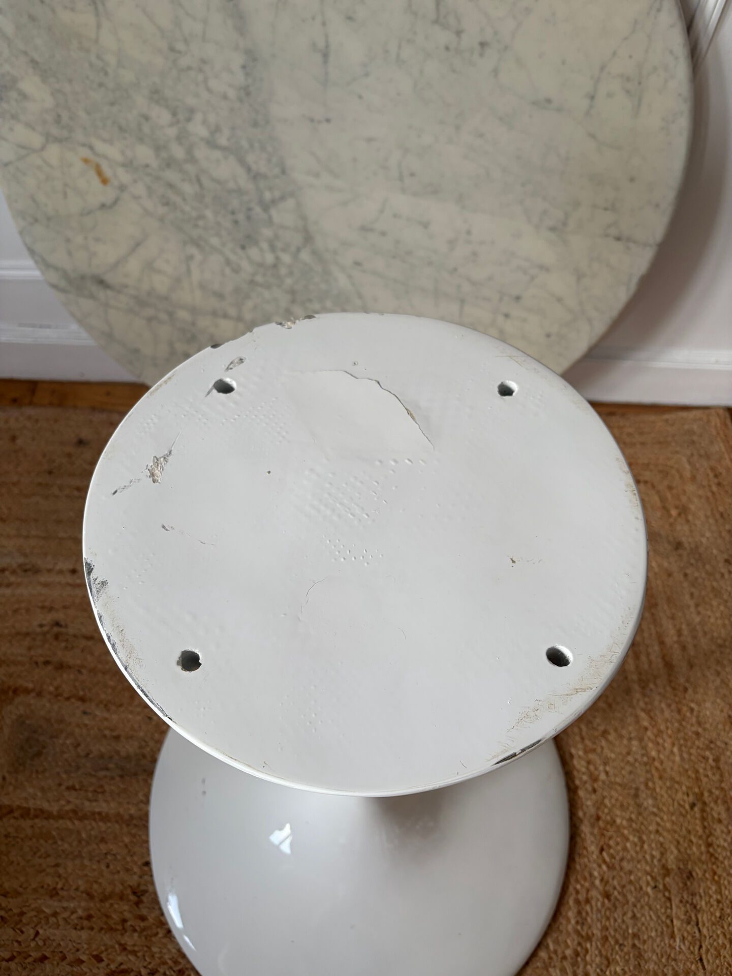 Vintage 1970 marble tulip table