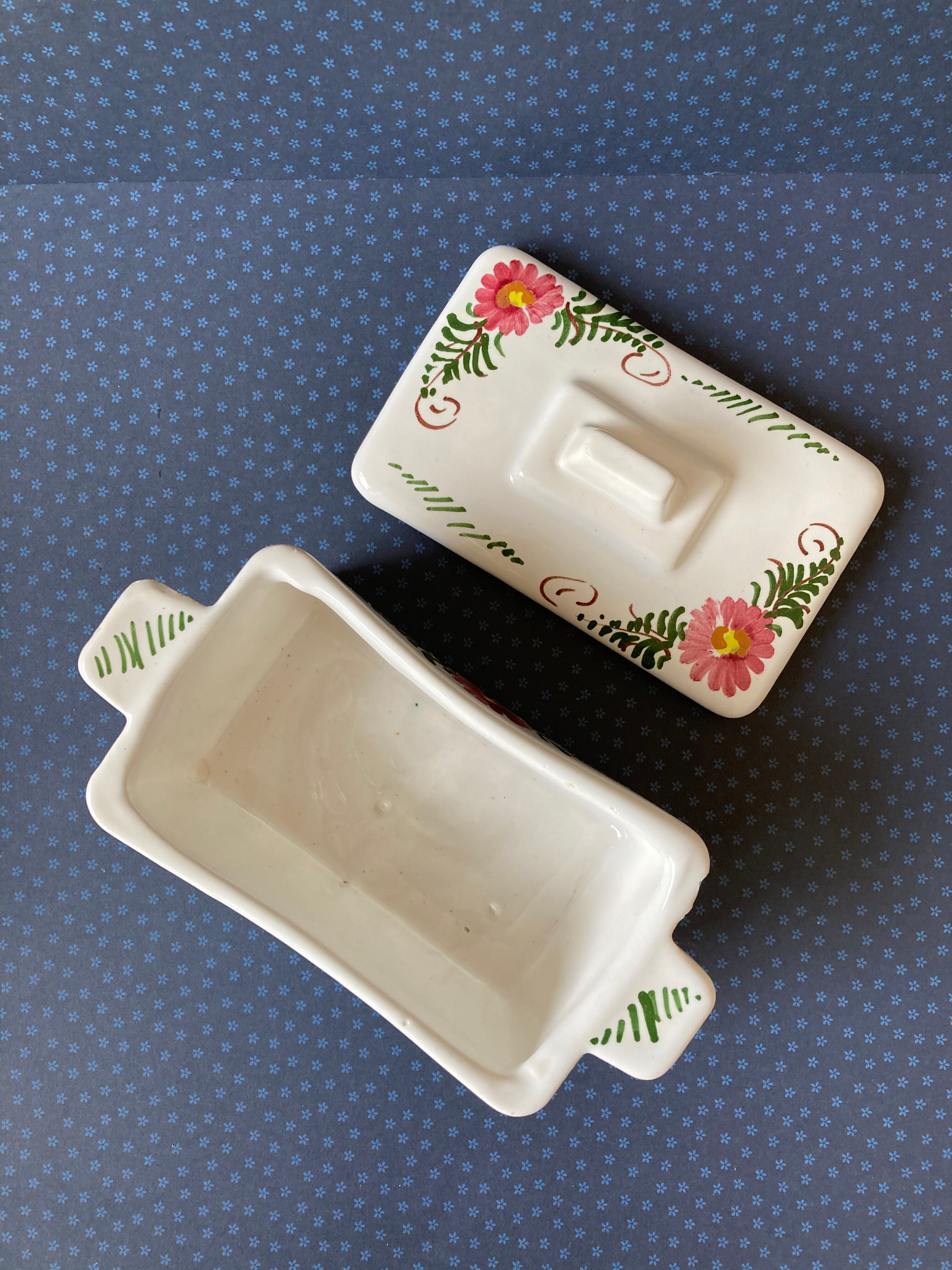 Flower porcelain butter