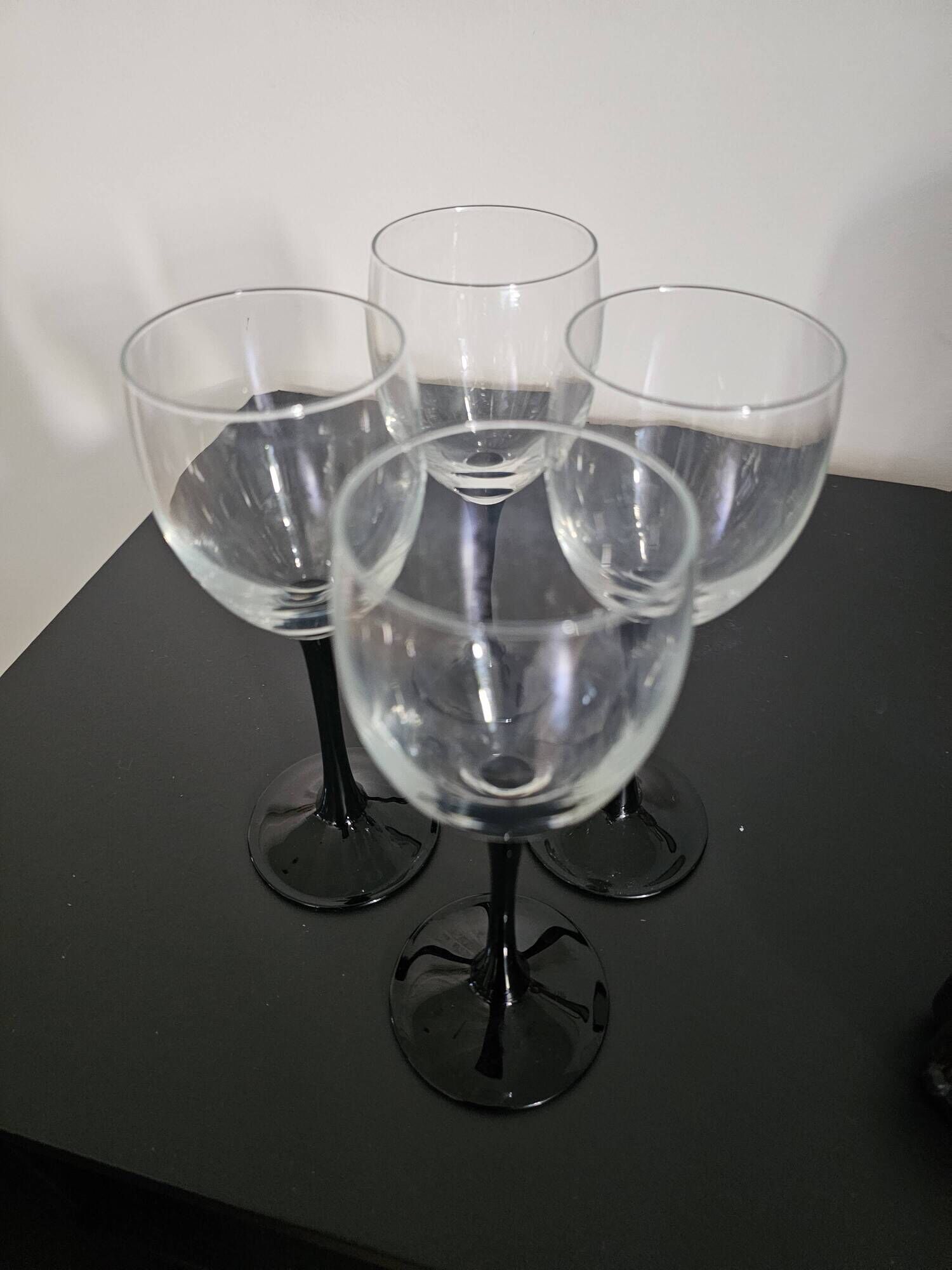 Set of 4 vintage wine glasses model "Domino" – Luminarc (Black stem)