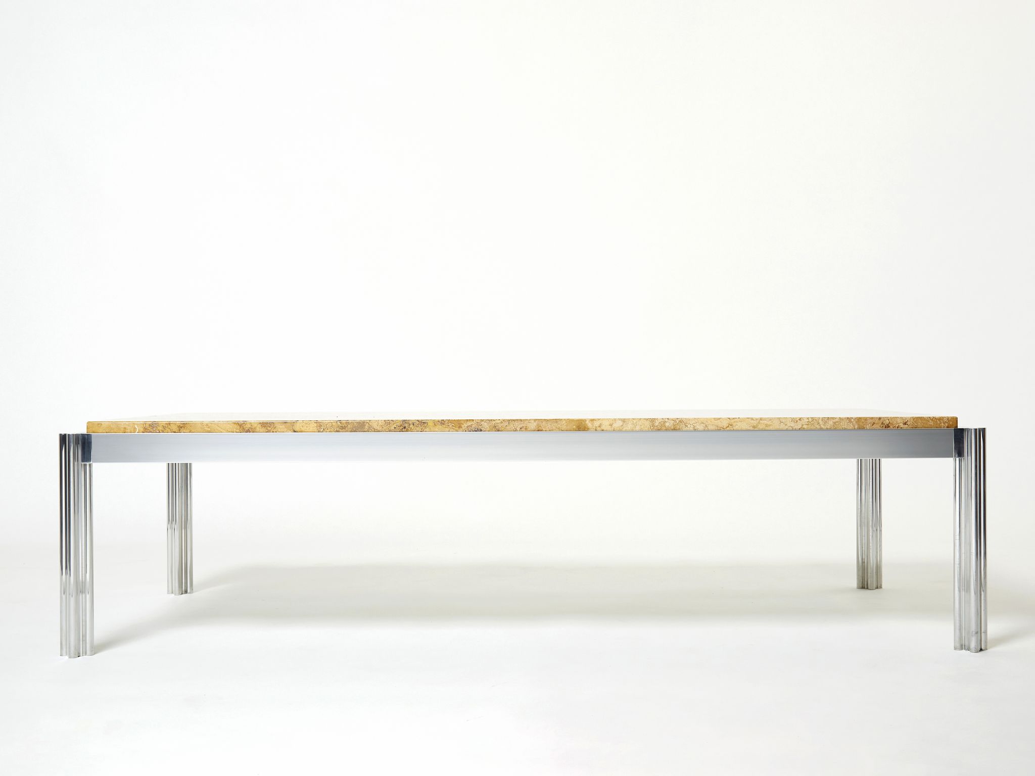 Table basse chrome aluminium travertin jaune George Ciancimino 1975