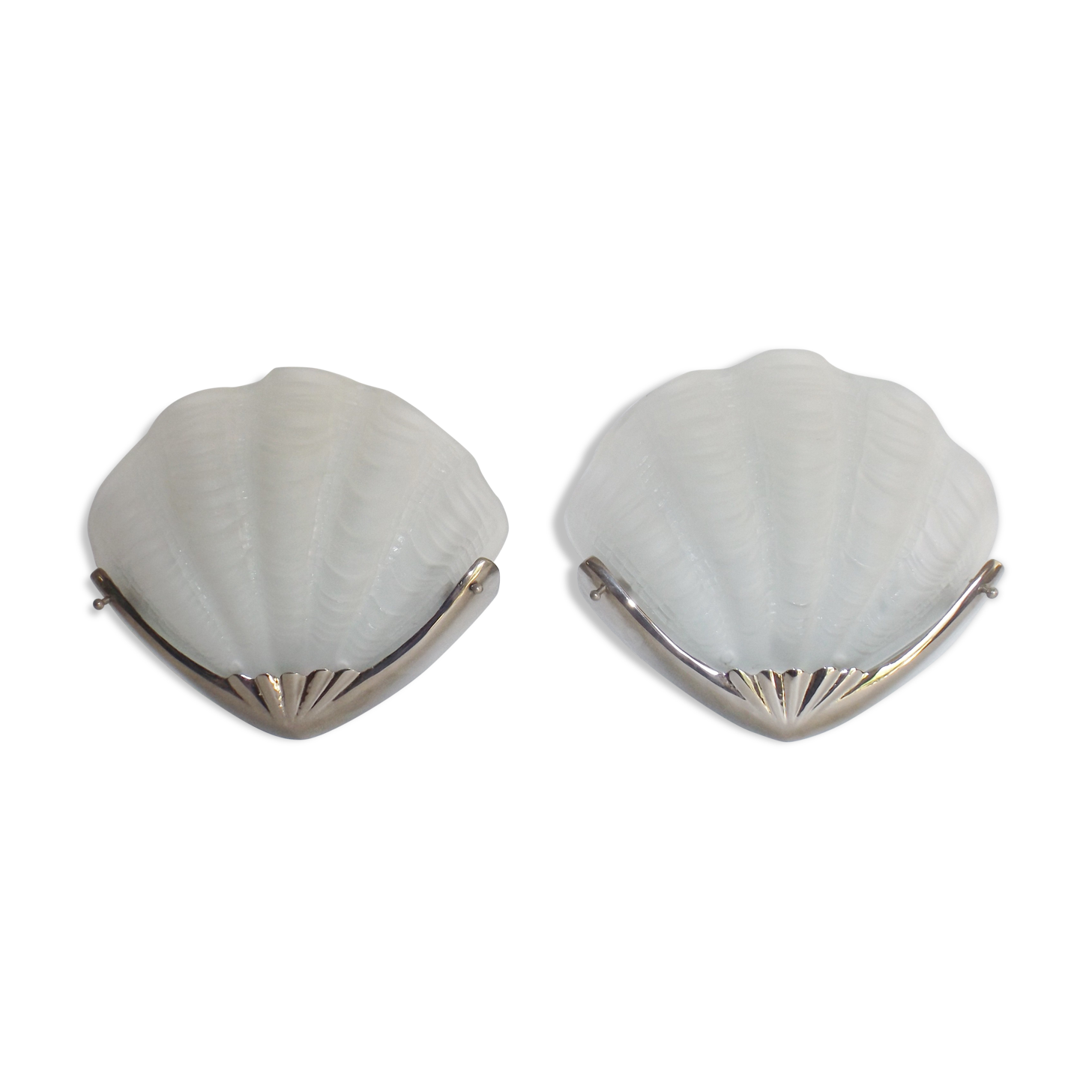 Art deco-style shell wall lamps