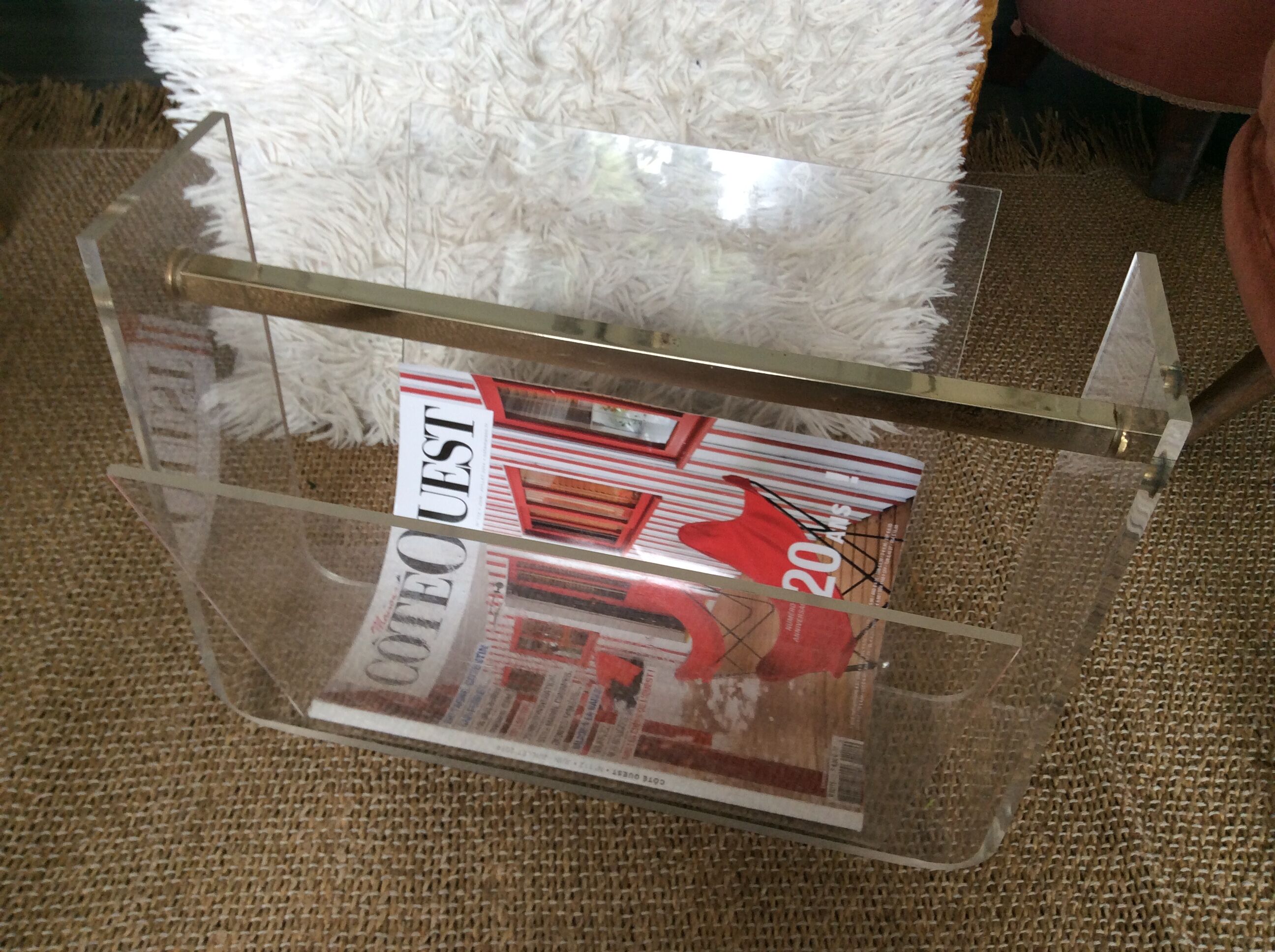 Plexiglas magazine door