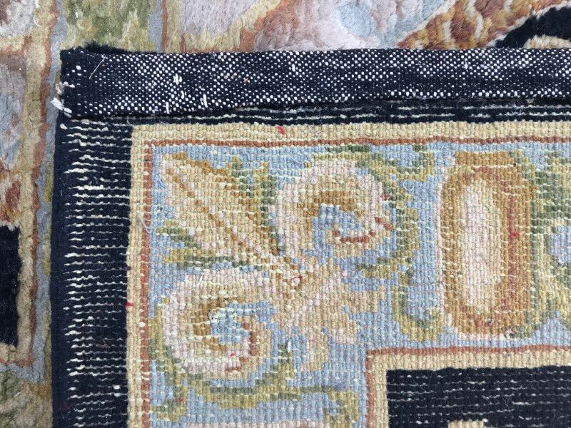 Old carpet 300 x 408 cm