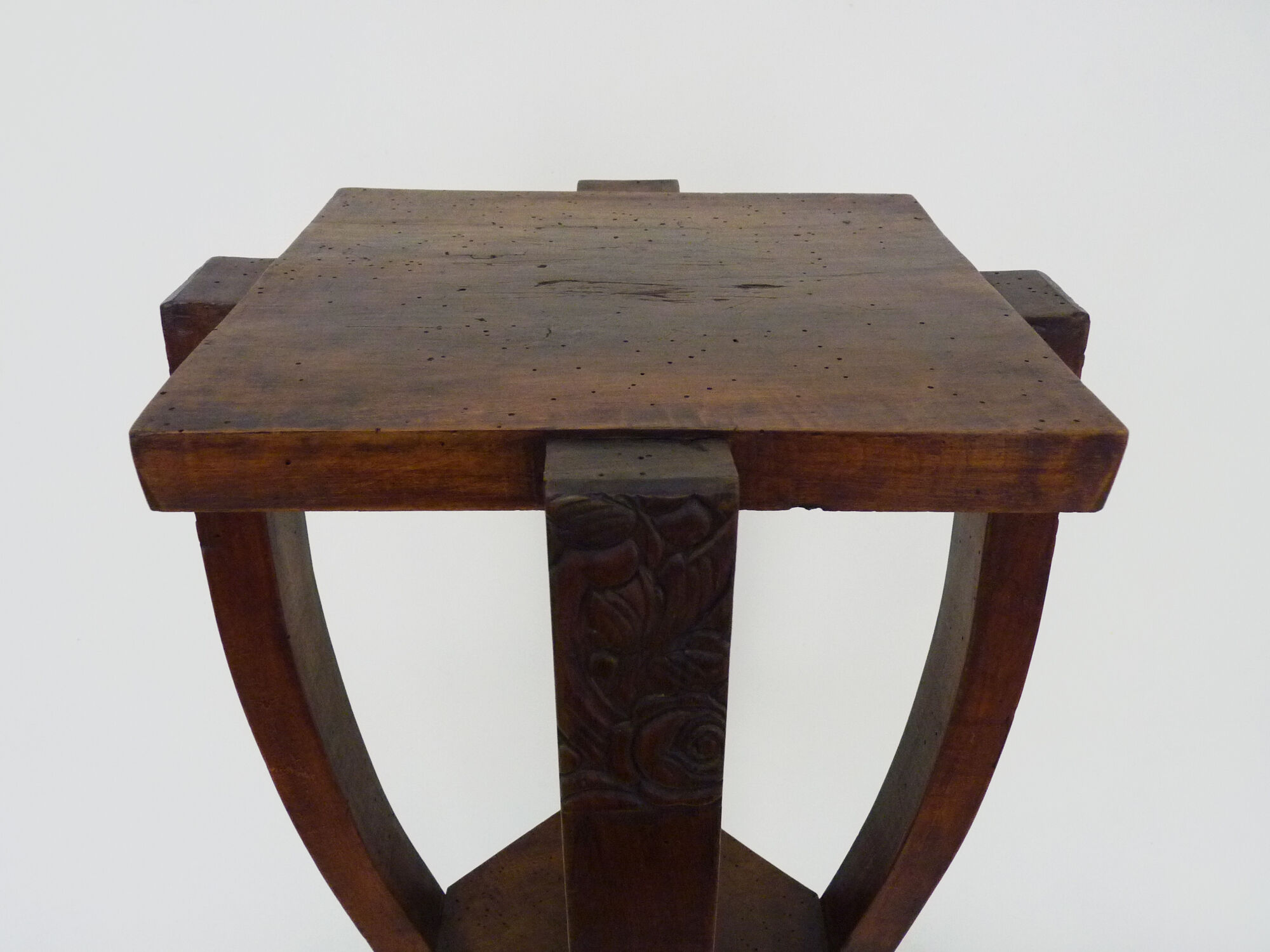 Sharness, wooden Art Deco plant holder, feet in an arc. Art Deco era