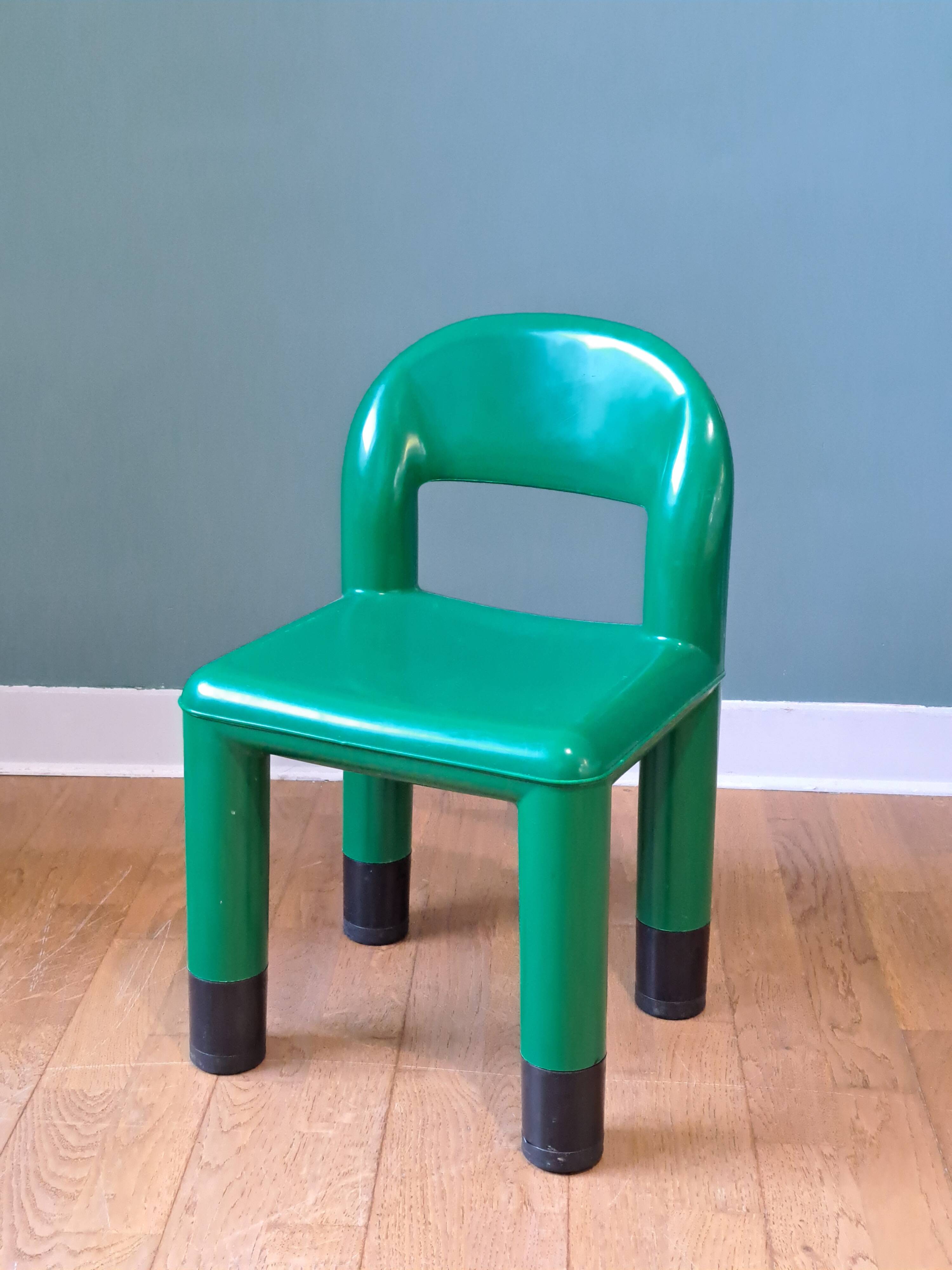 Chaise enfant design italien