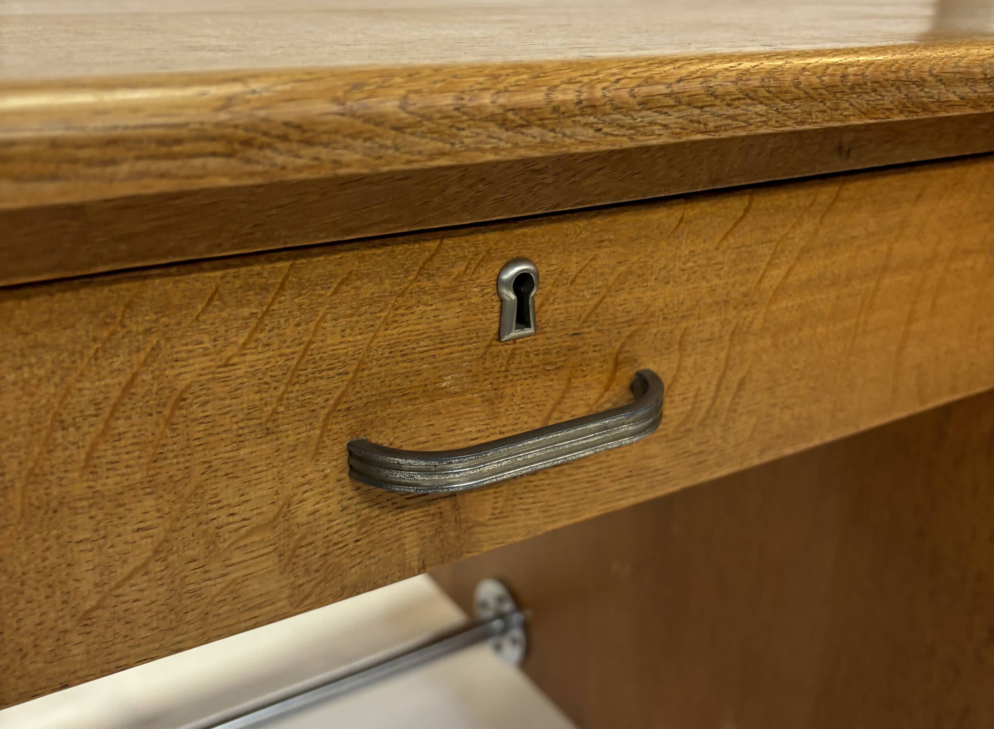 Bureau tubulaire de style Bauhaus du milieu du siècle, design des années 40 en chêne