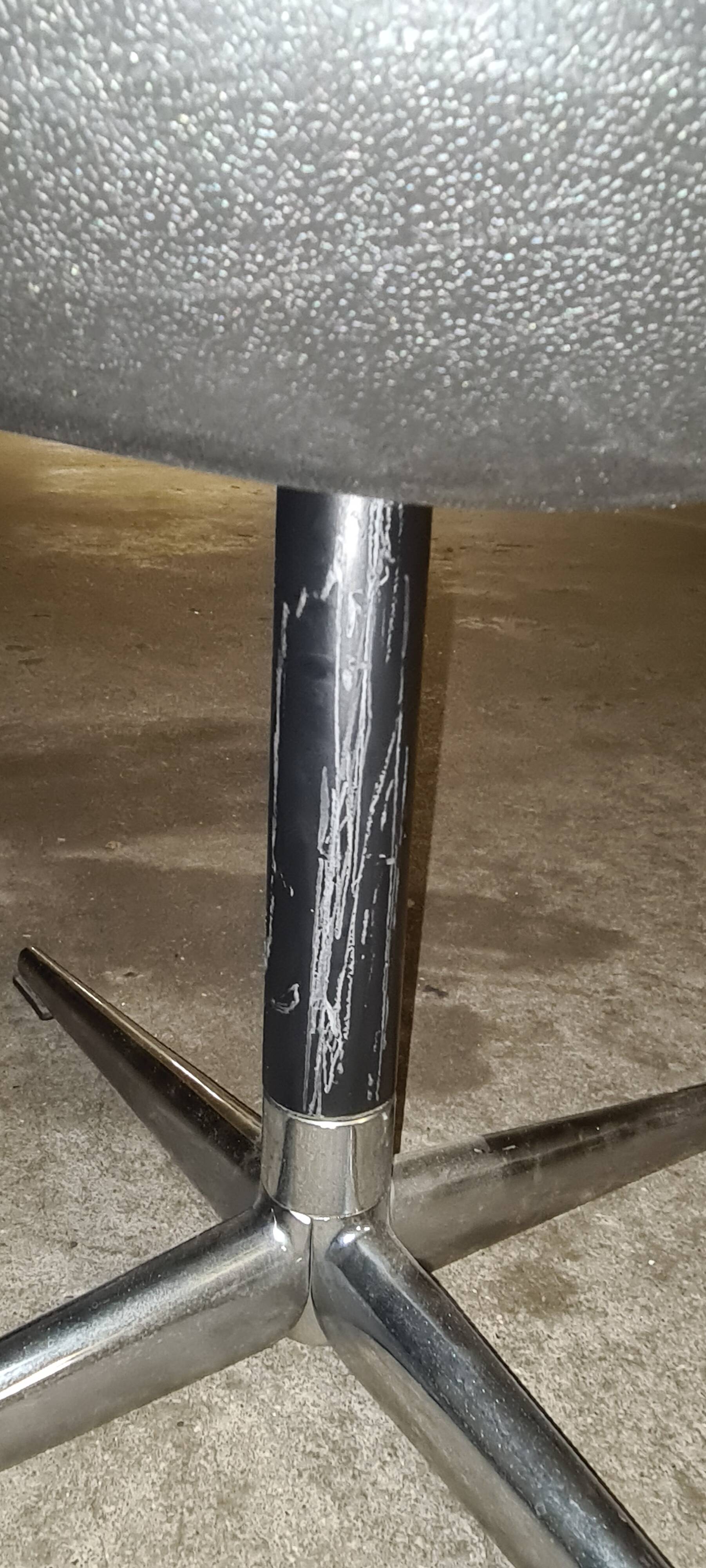 "Executive chair" armchair by Charles Pollock published by Knoll