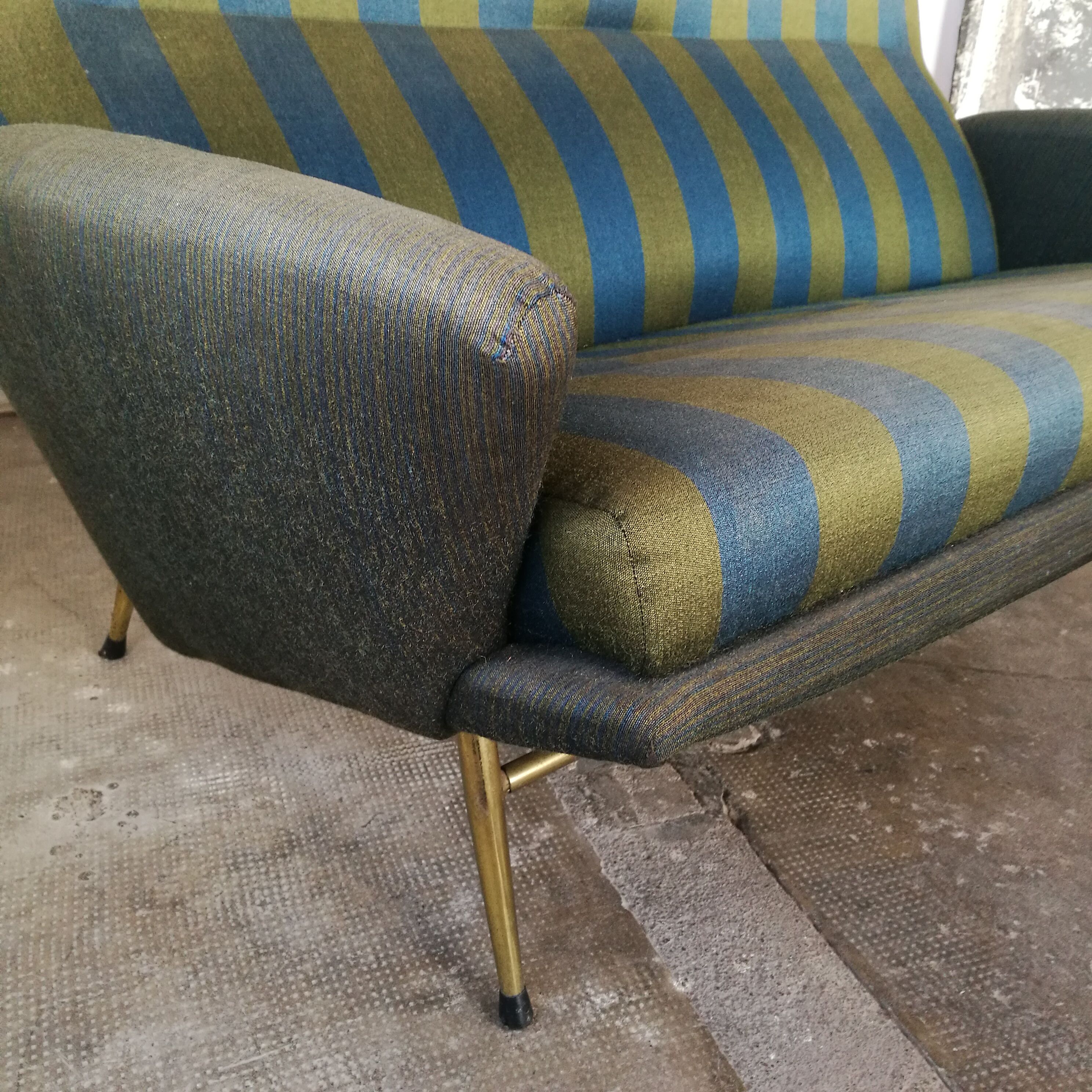 Canapé vintage, sofa Guy Besnard