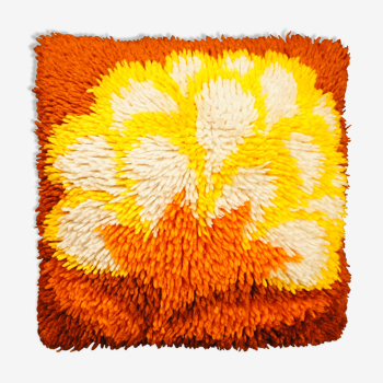 Coussin shaggy en laine 1970