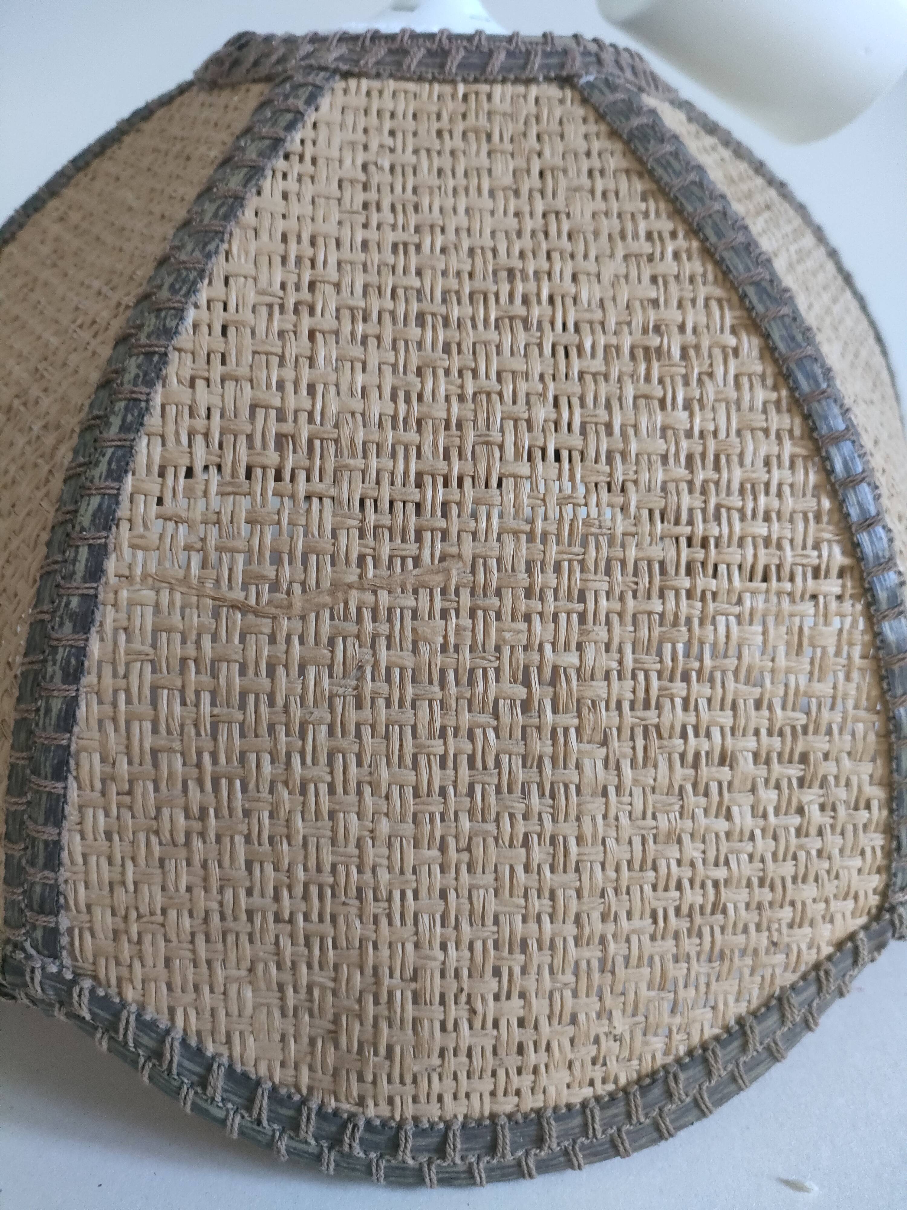 Lamp raffia